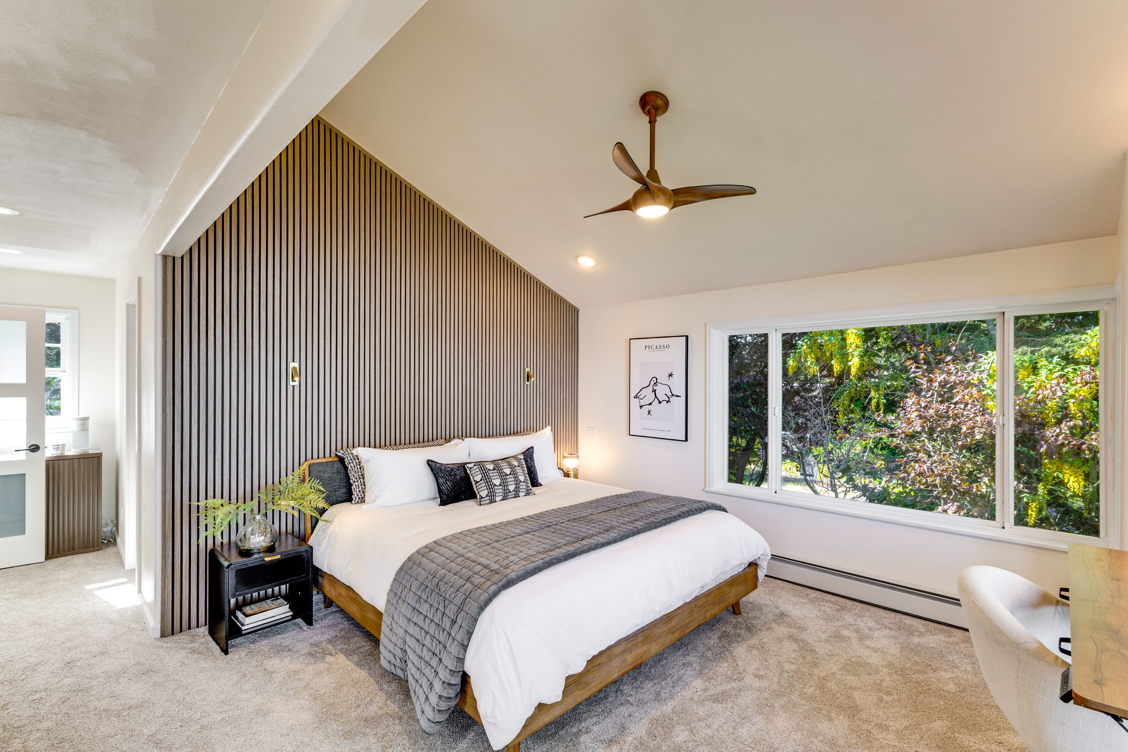 Bedroom 1 | King Bed | En-Suite Bathroom | Balcony | 2nd Floor