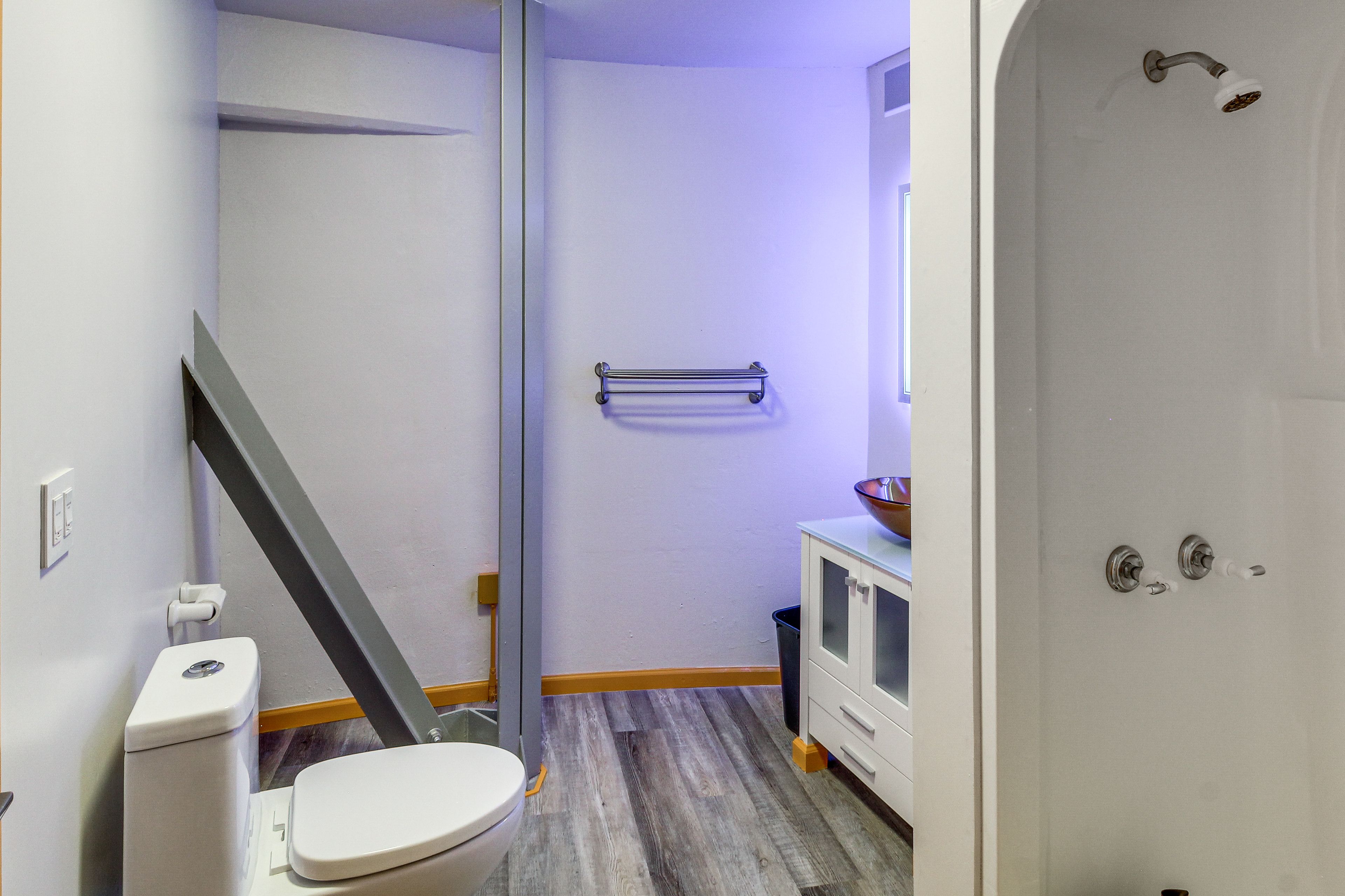 Full Bathroom | 2nd Level