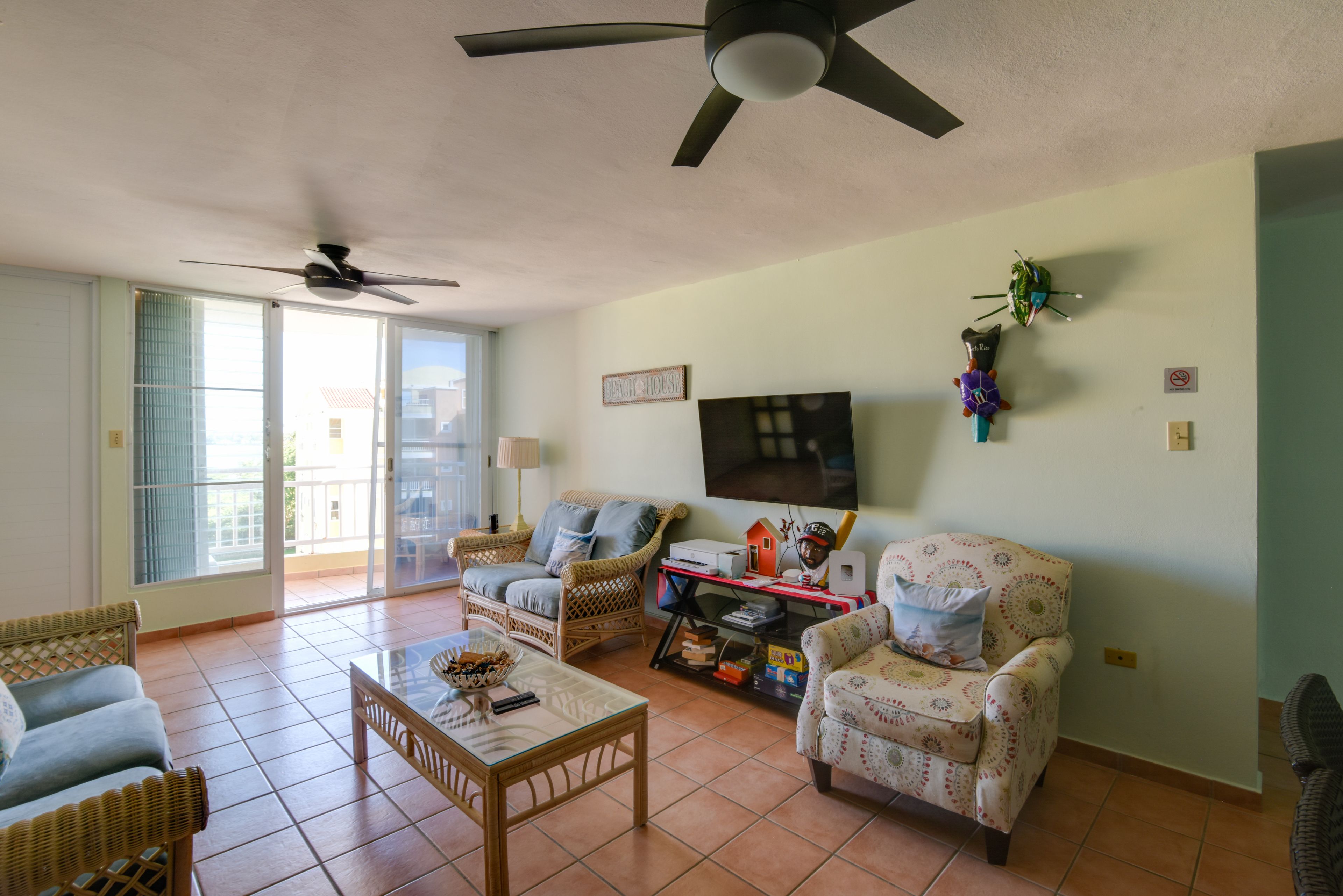 Living Room | Smart TV | Central A/C