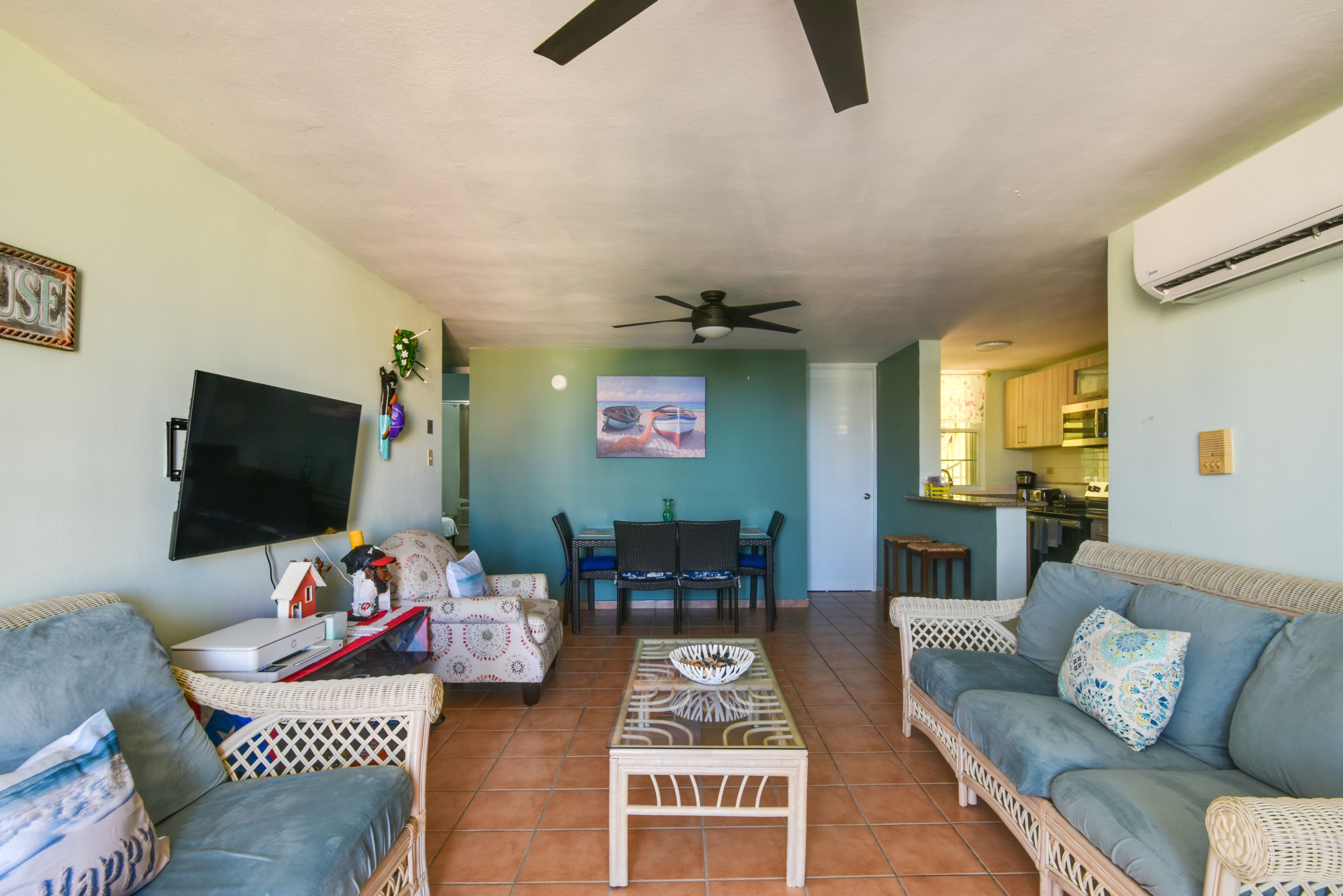 Living Room | Free WiFi | 1st Floor