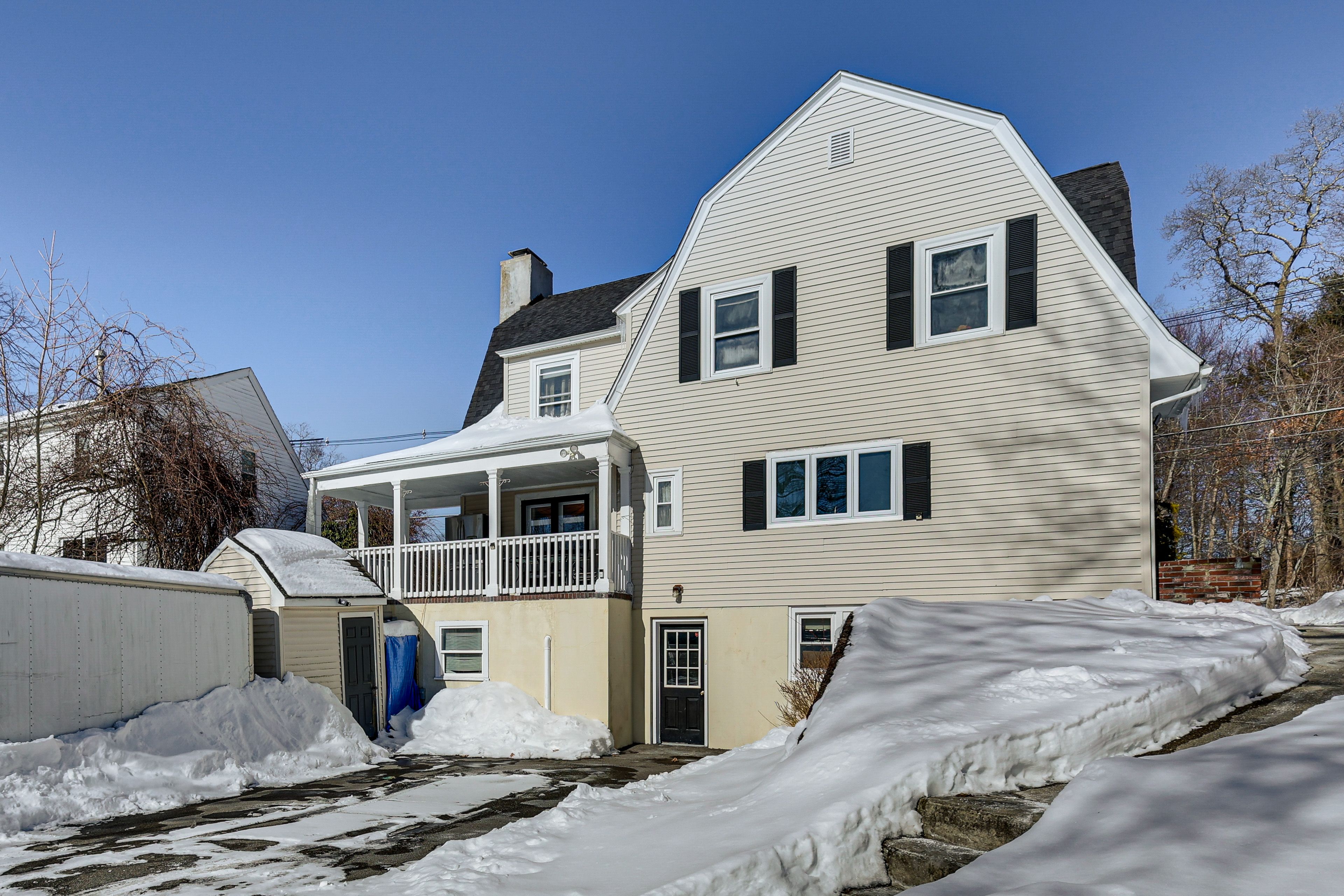 Driveway Parking (3 Vehicles)