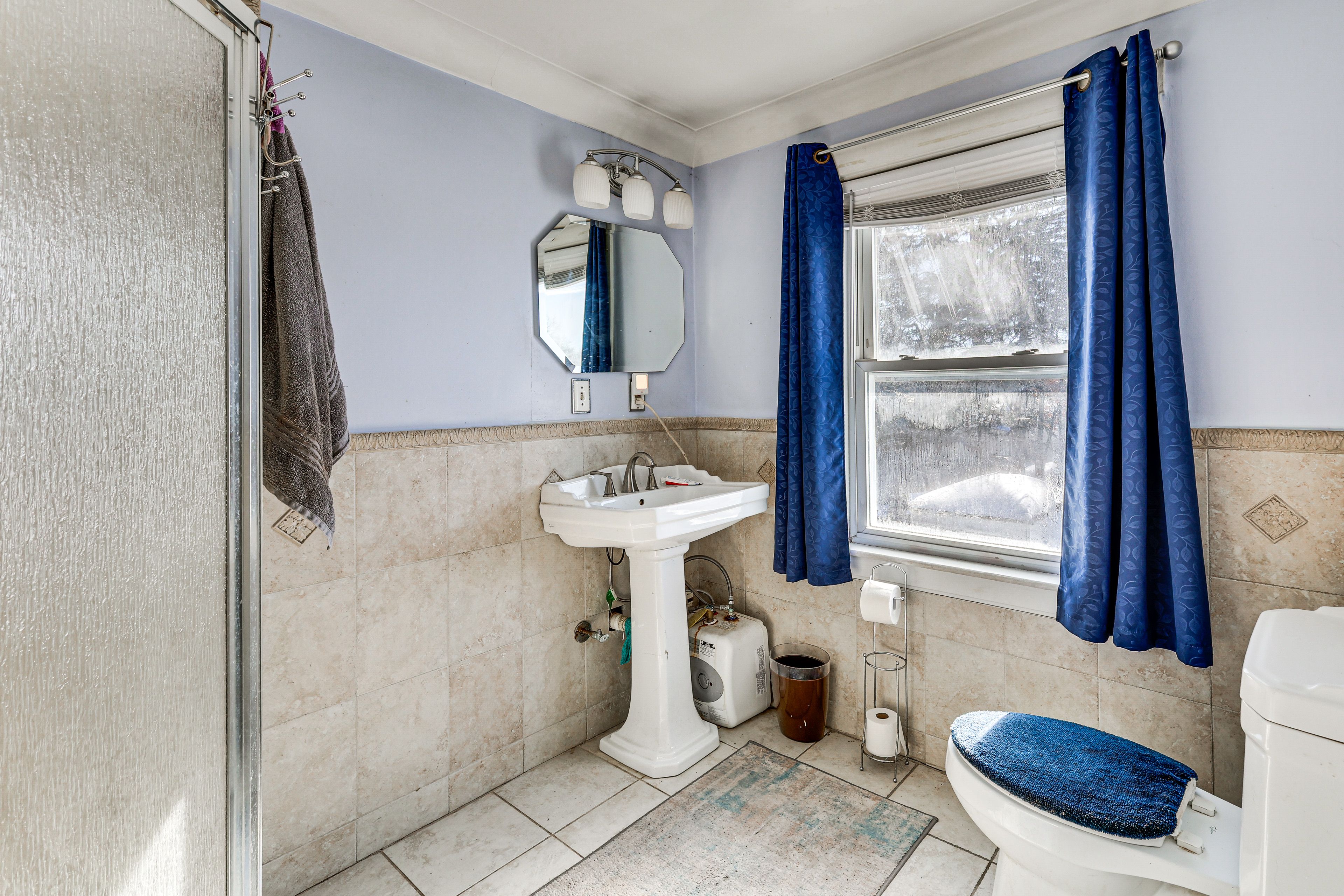 Bathroom | 2nd Floor