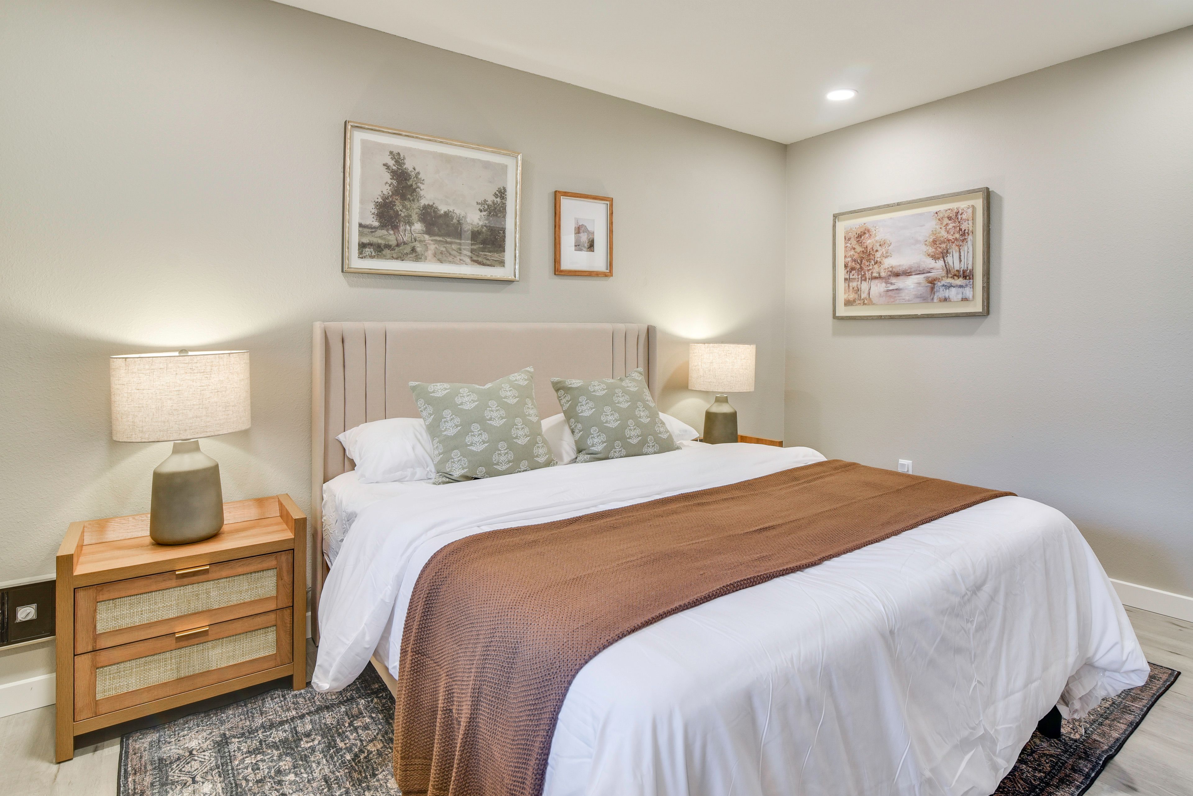 Bedroom 1 | Queen Bed