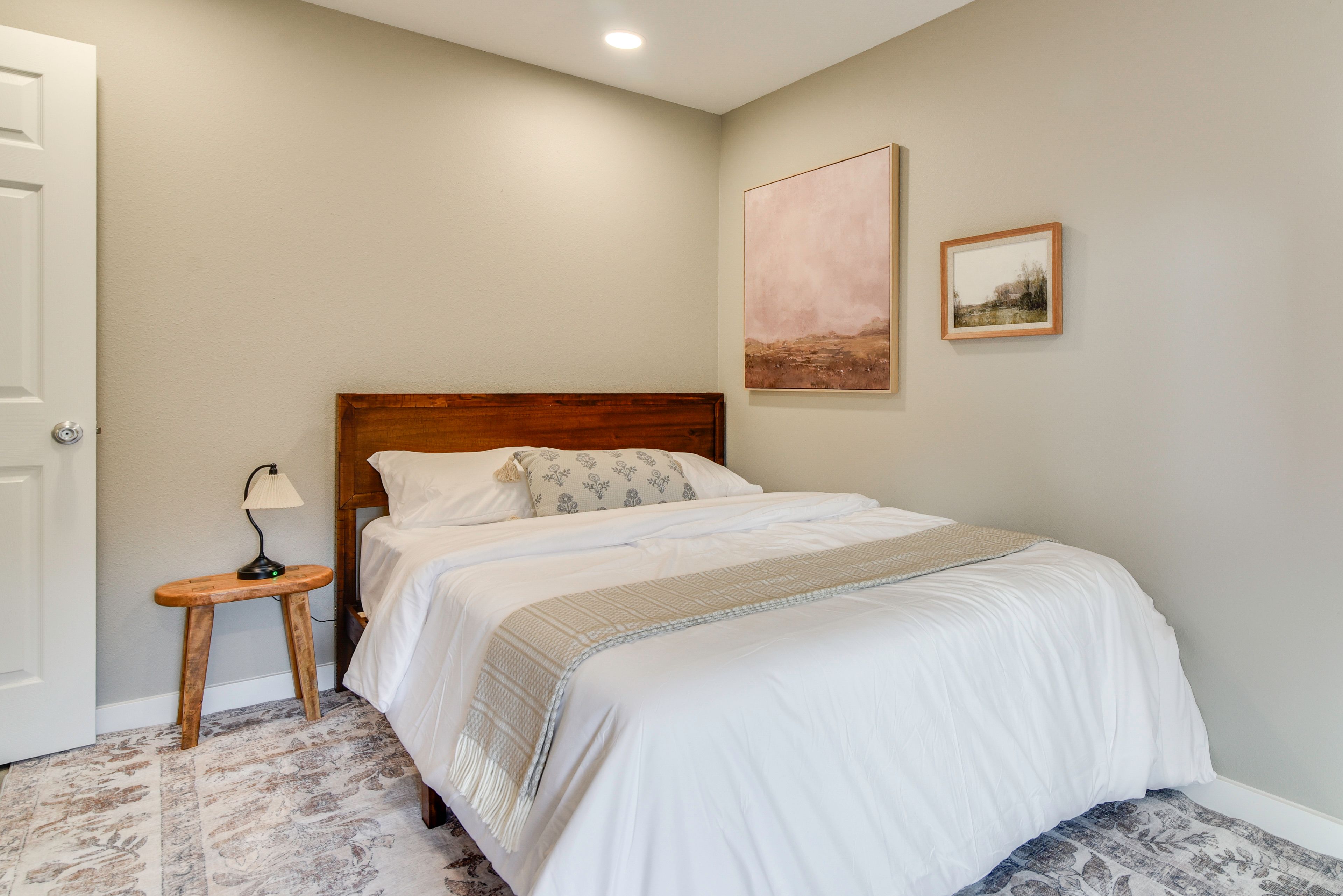 Bedroom 2 | Queen Bed