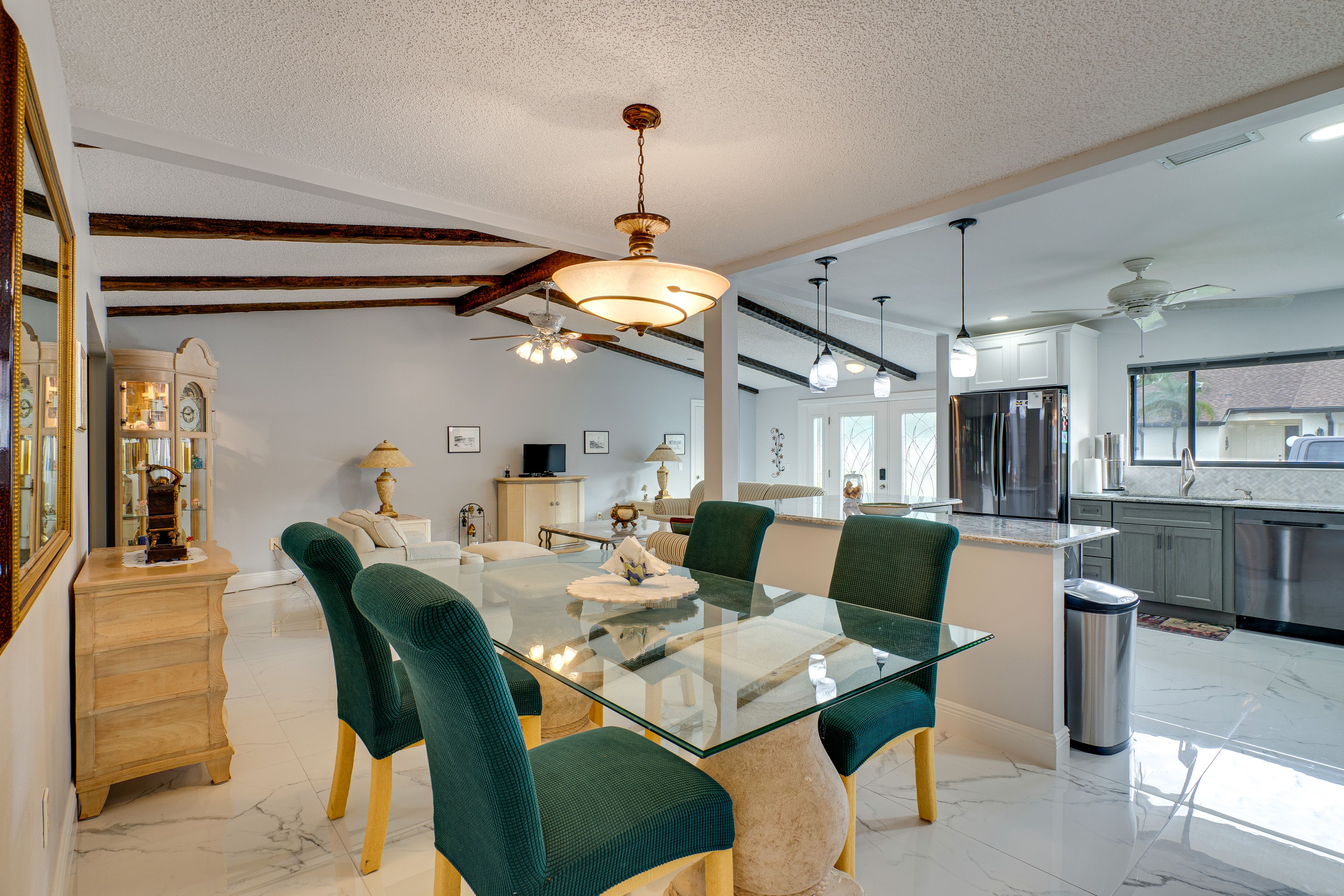 Dining Area | Dishware & Flatware Provided