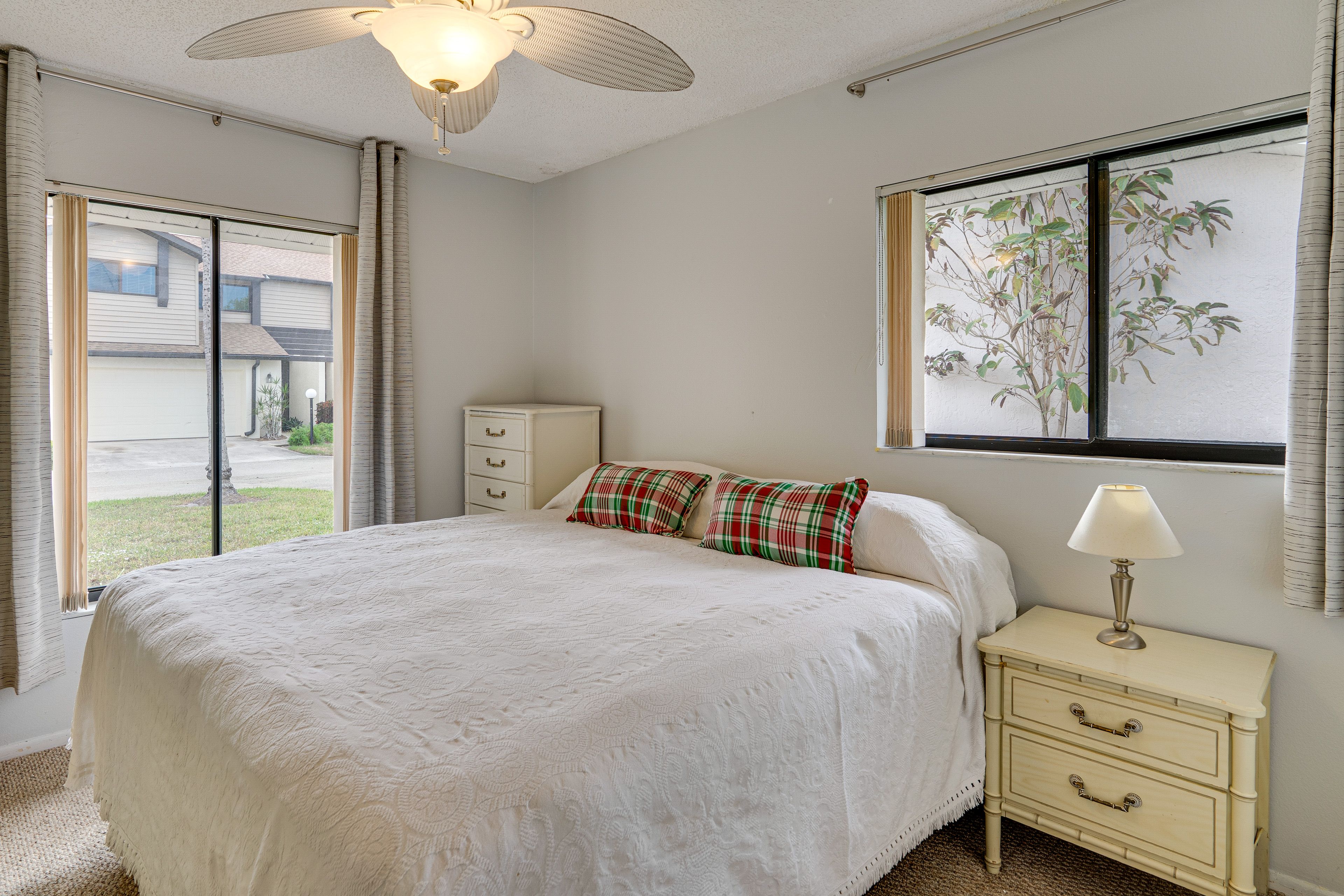 Bedroom 2 | King Bed | Linens Provided