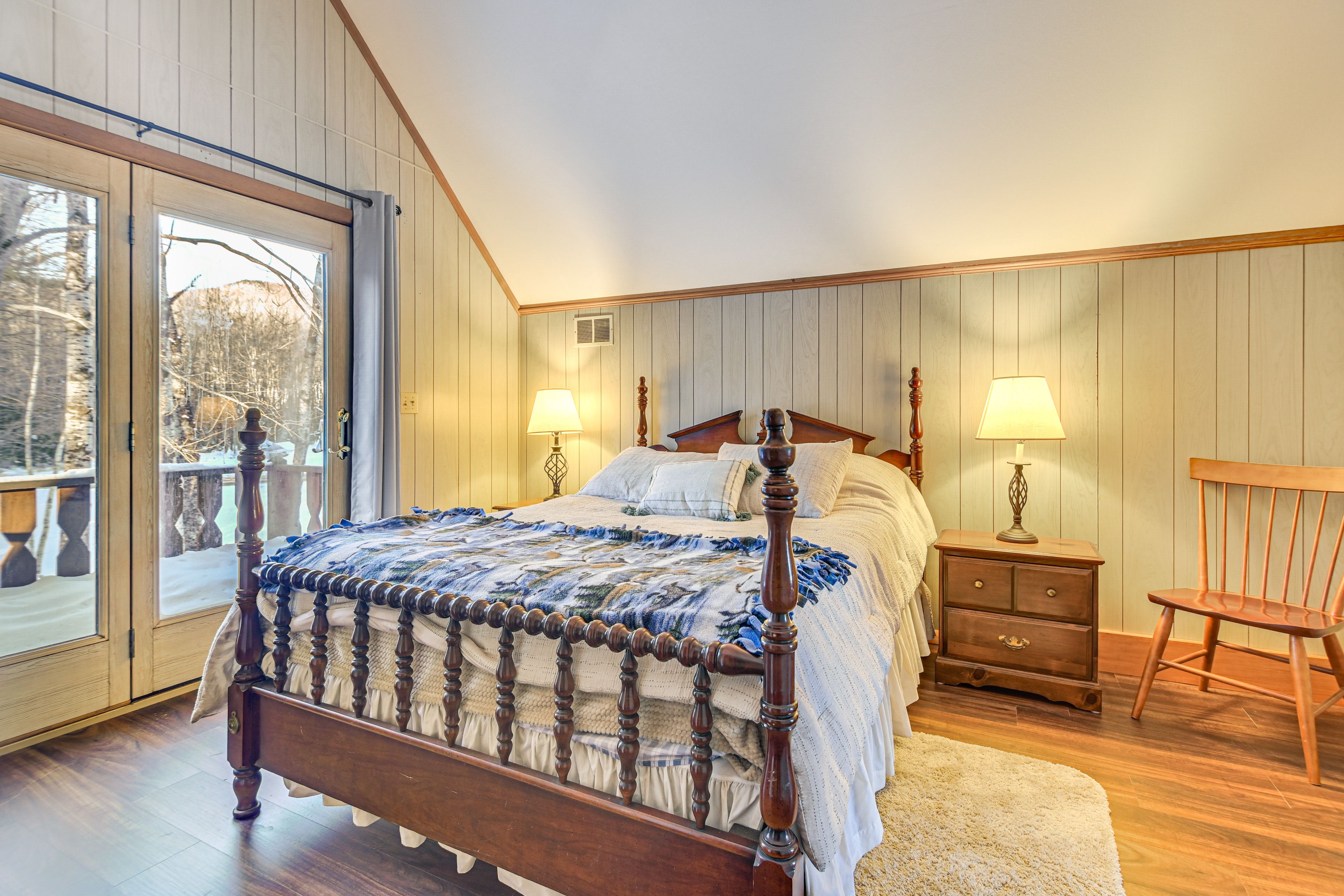 Bedroom 1 | Queen Bed | Linens | 2nd Floor