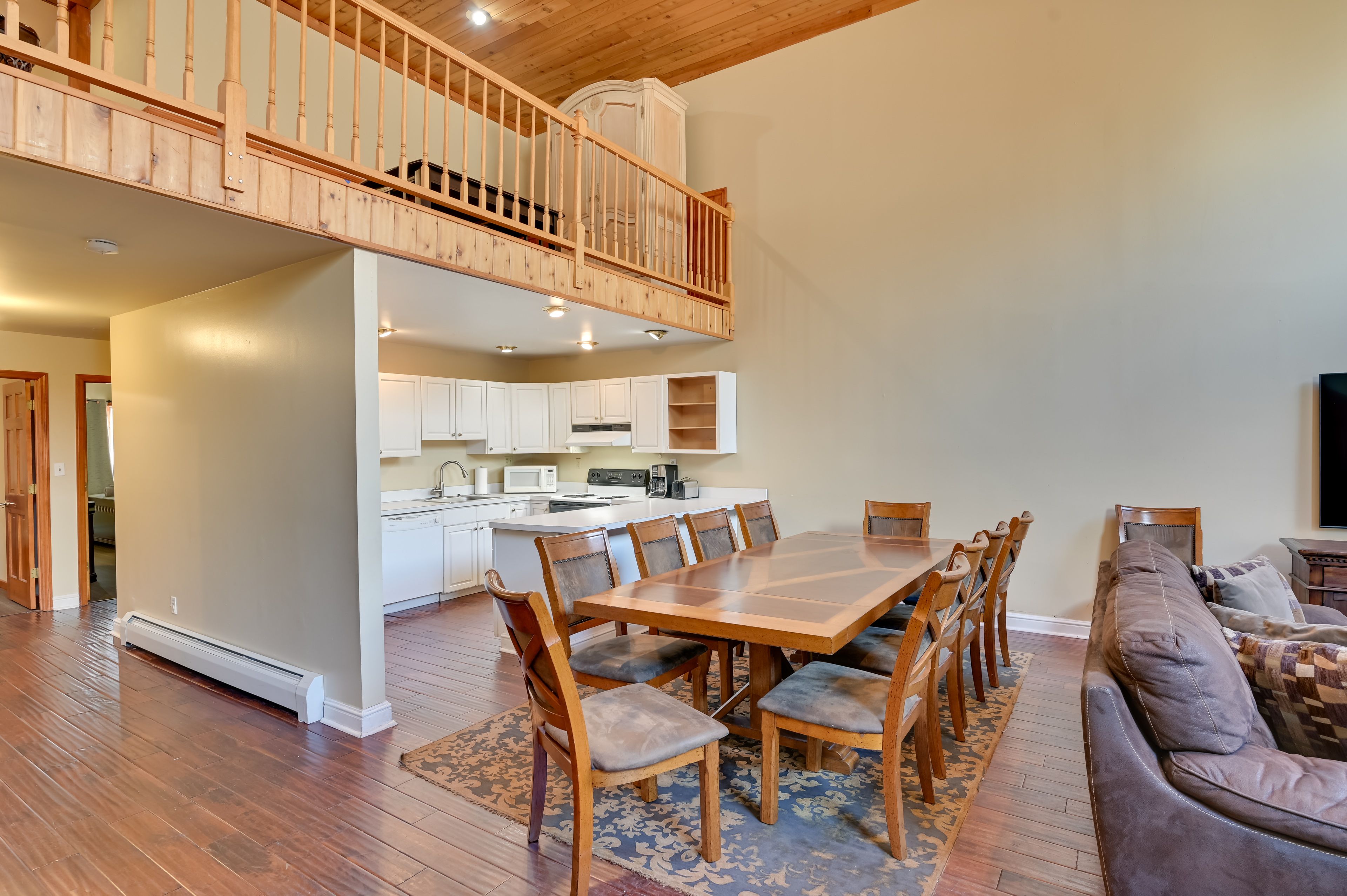 Dining Area | 1st Floor