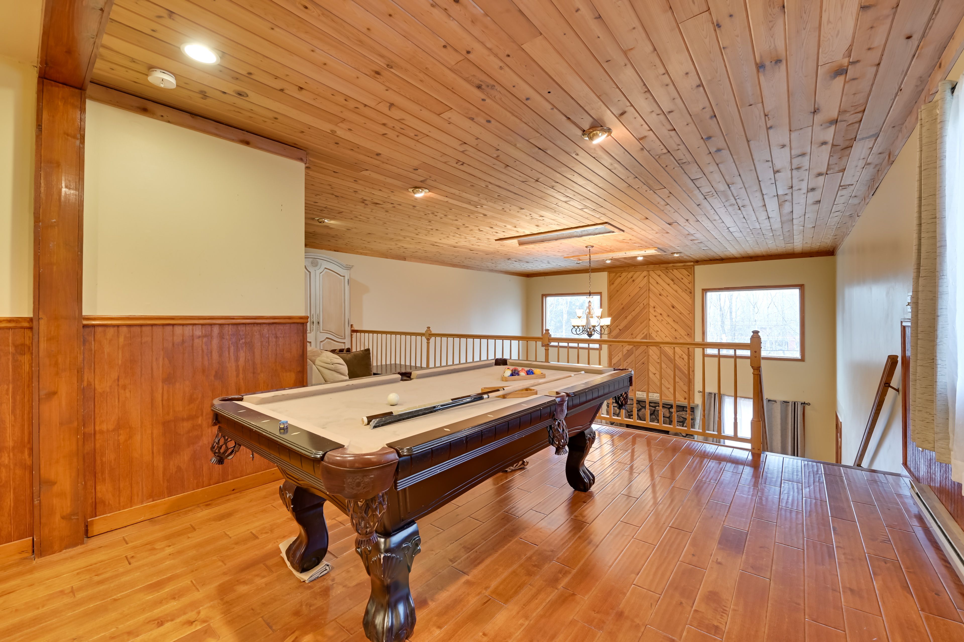 Game Room | Pool Table | Free WiFi
