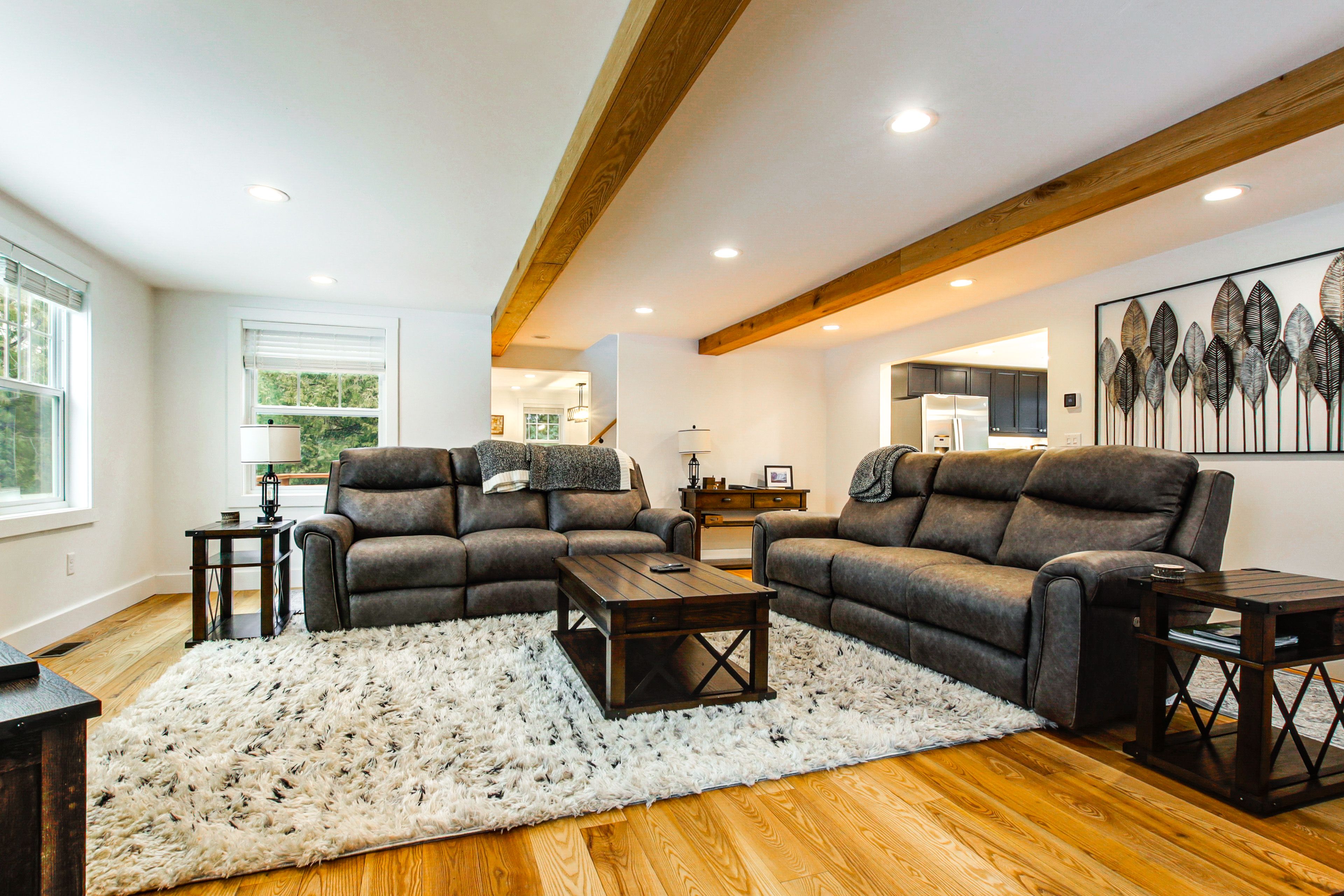 Living Room | Smart TV | Free WiFi | 1st Floor