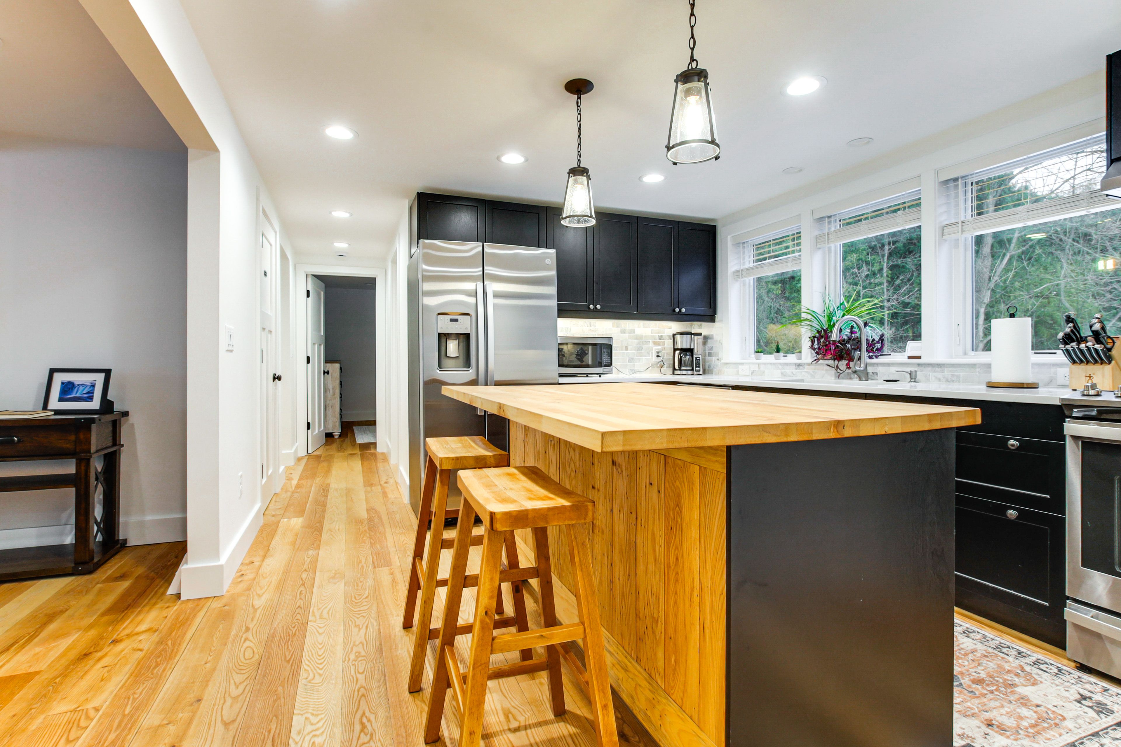 Kitchen | Coffee Maker | Dishwasher | 1st Floor