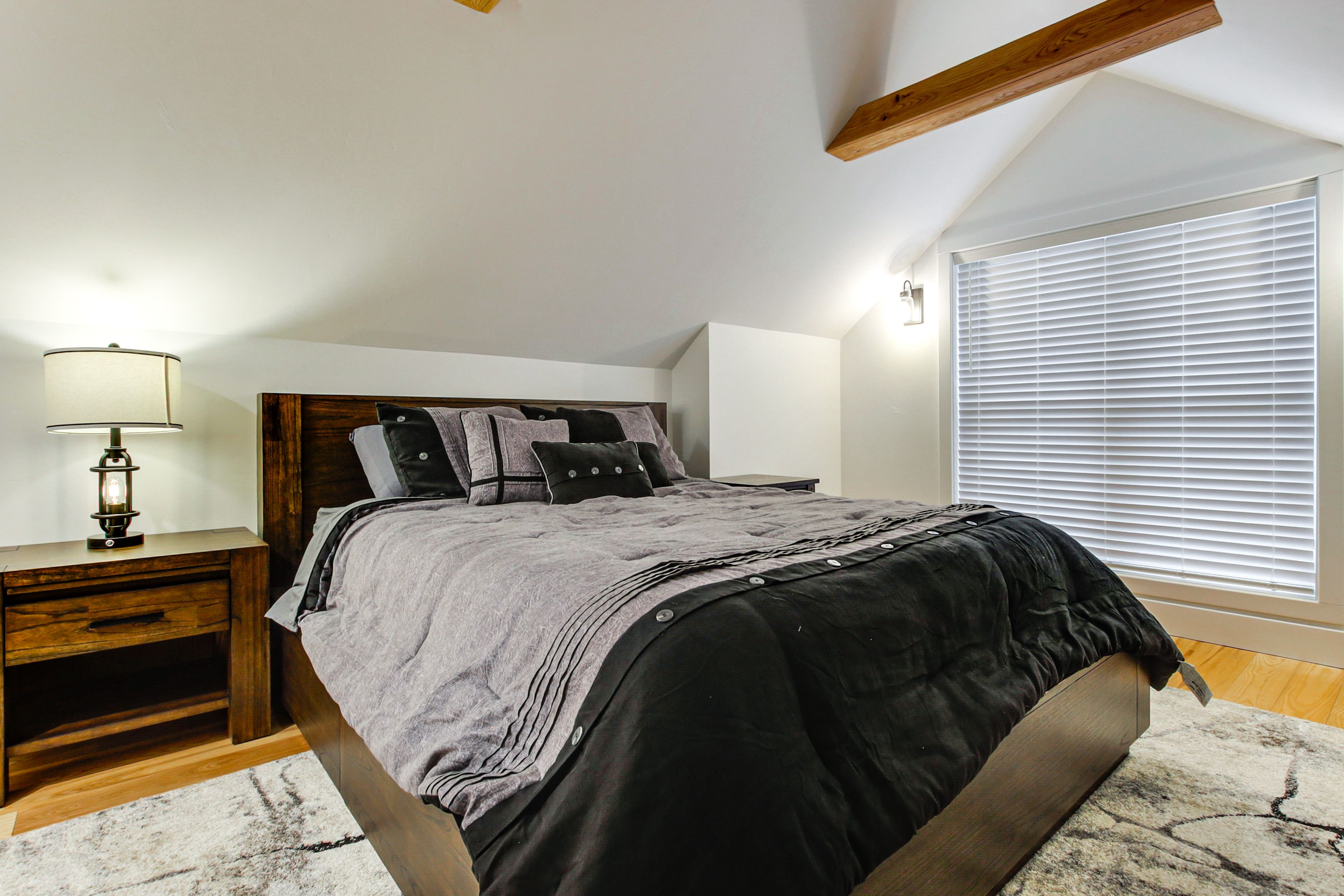 Bedroom 2 | Queen Bed | 2nd Floor