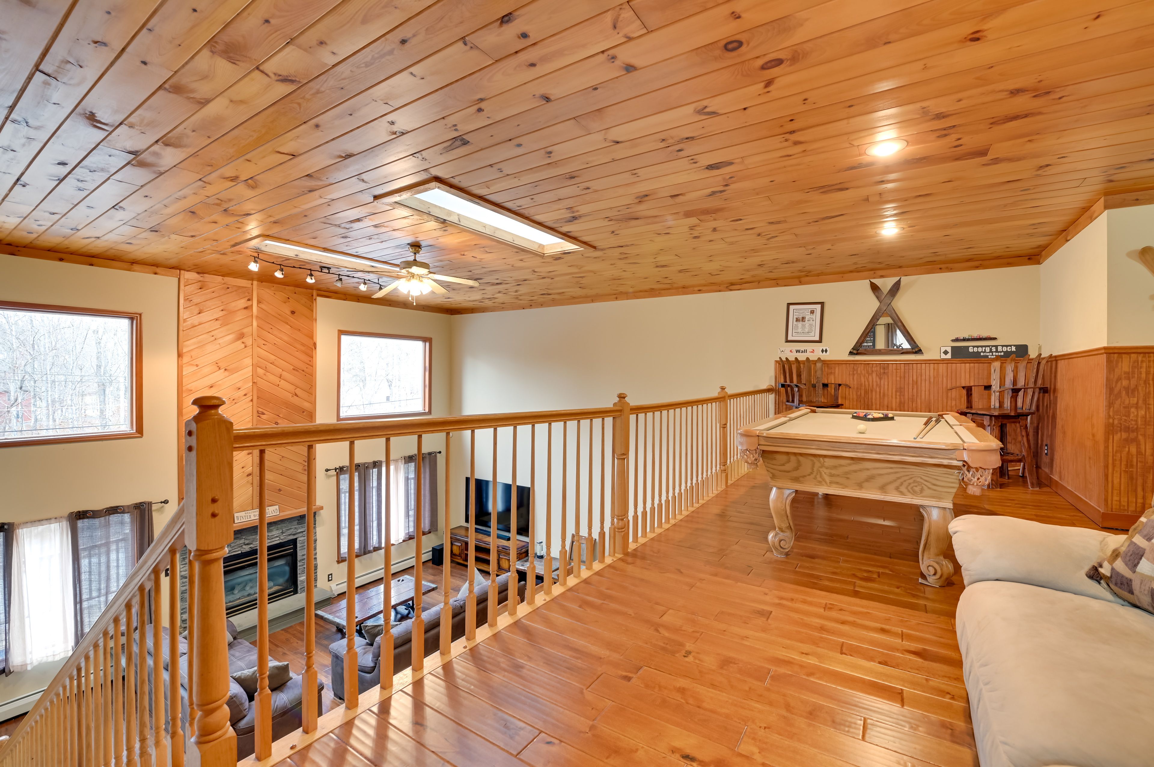 Game Room | Full Sleeper Sofa | Pool Table | 2nd Floor