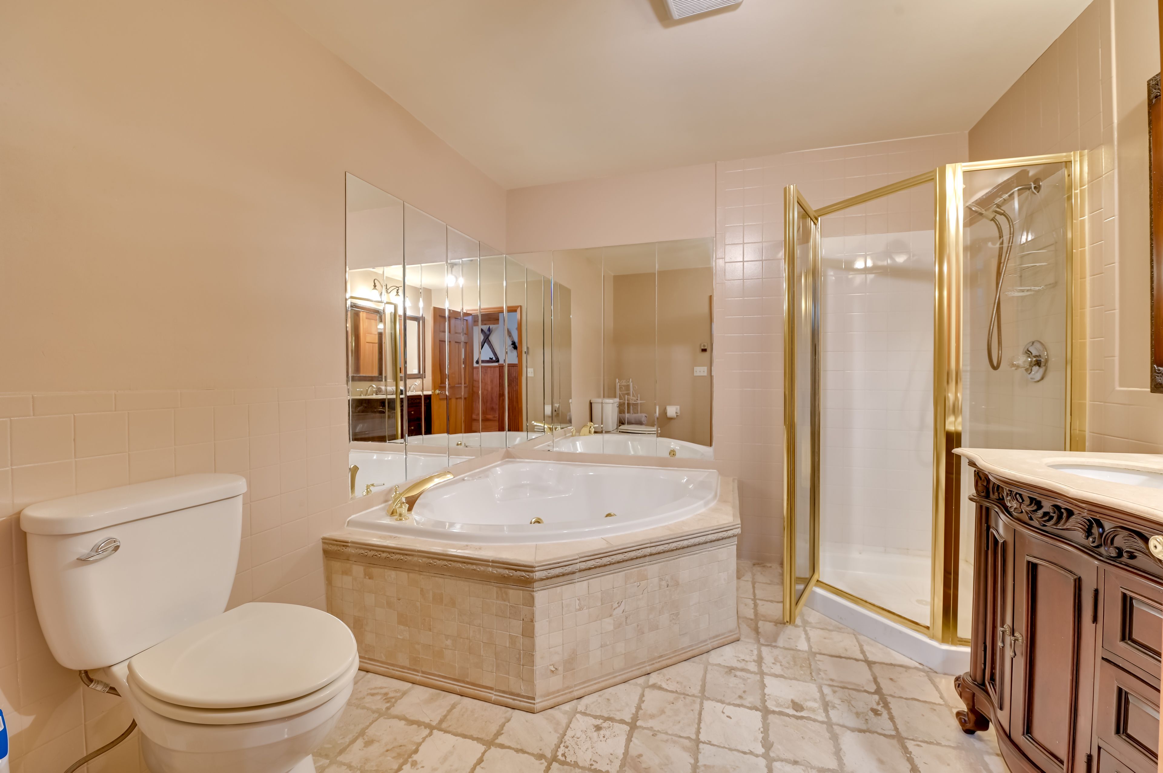 Bathroom | 2nd Floor