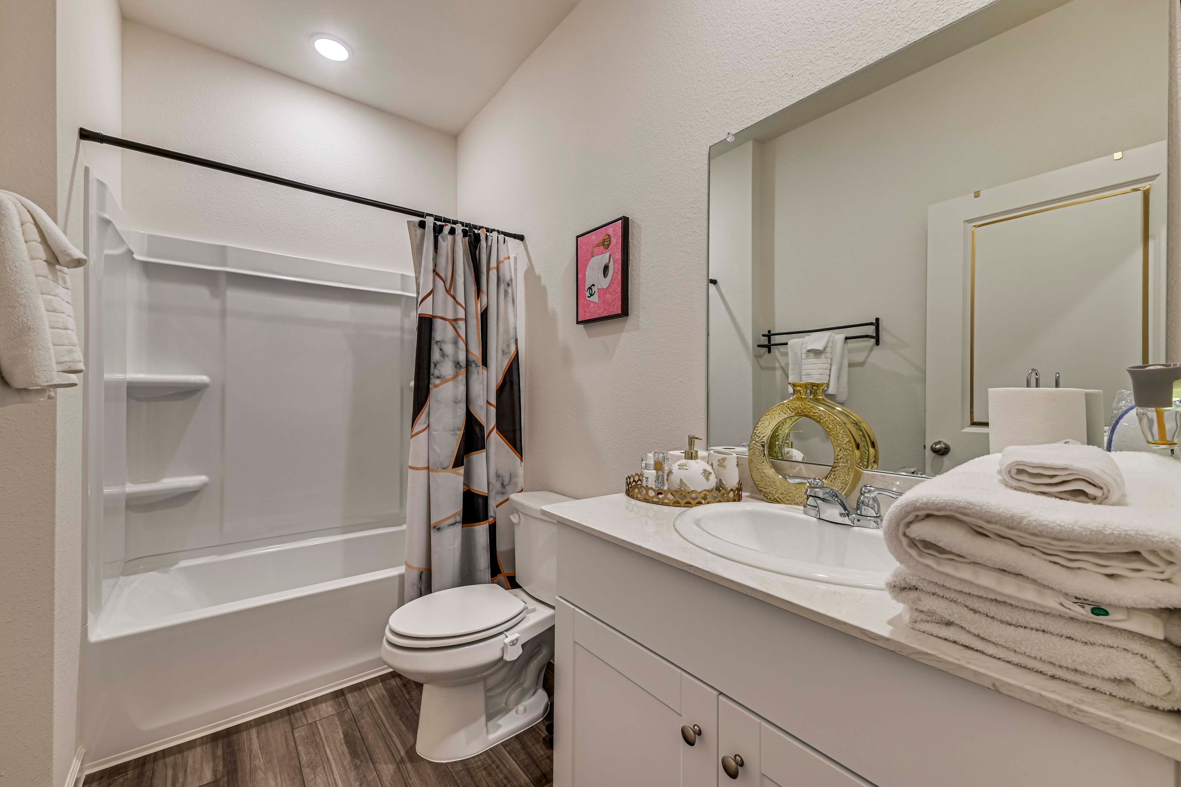 Full Bath | Towels | Hair Dryer | 1st Floor