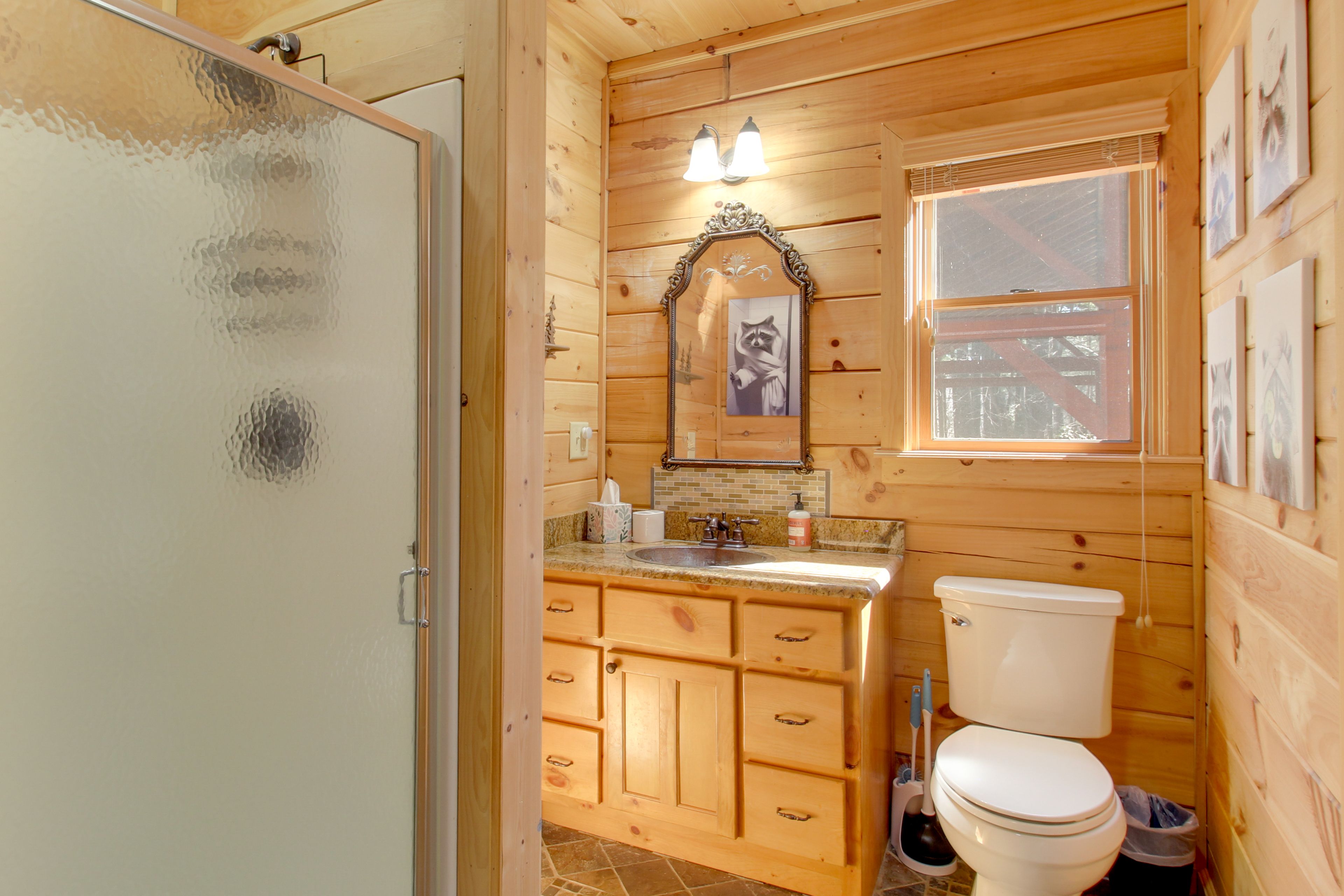 Full Bathroom | 1st Floor