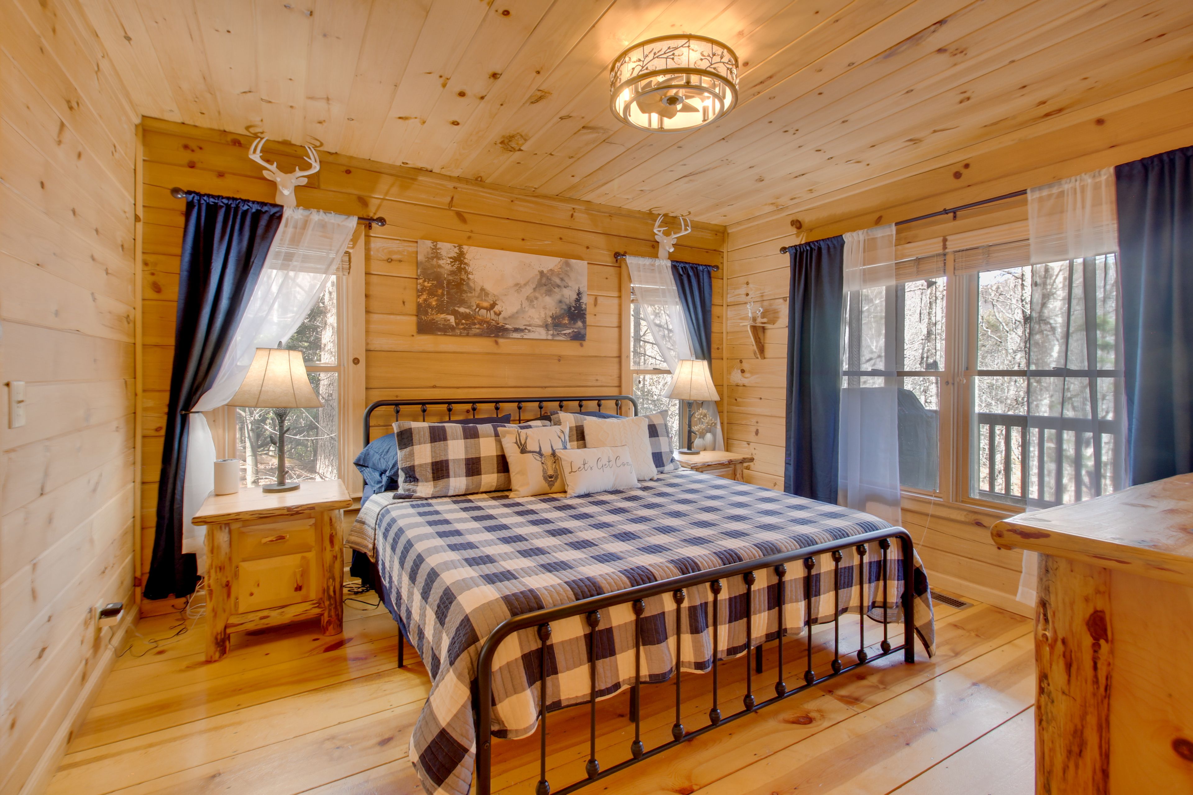 Bedroom 1 | 1st Floor | King Bed