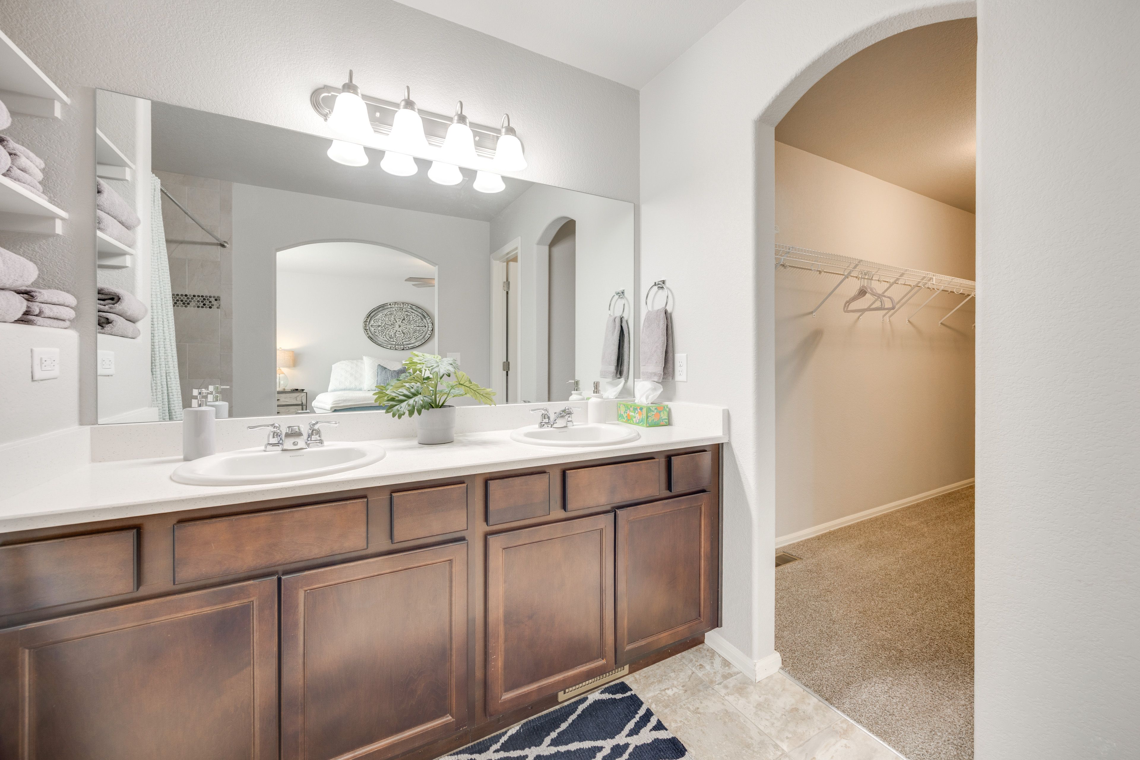 En-Suite Bathroom | Walk-In Closet | 2nd Floor