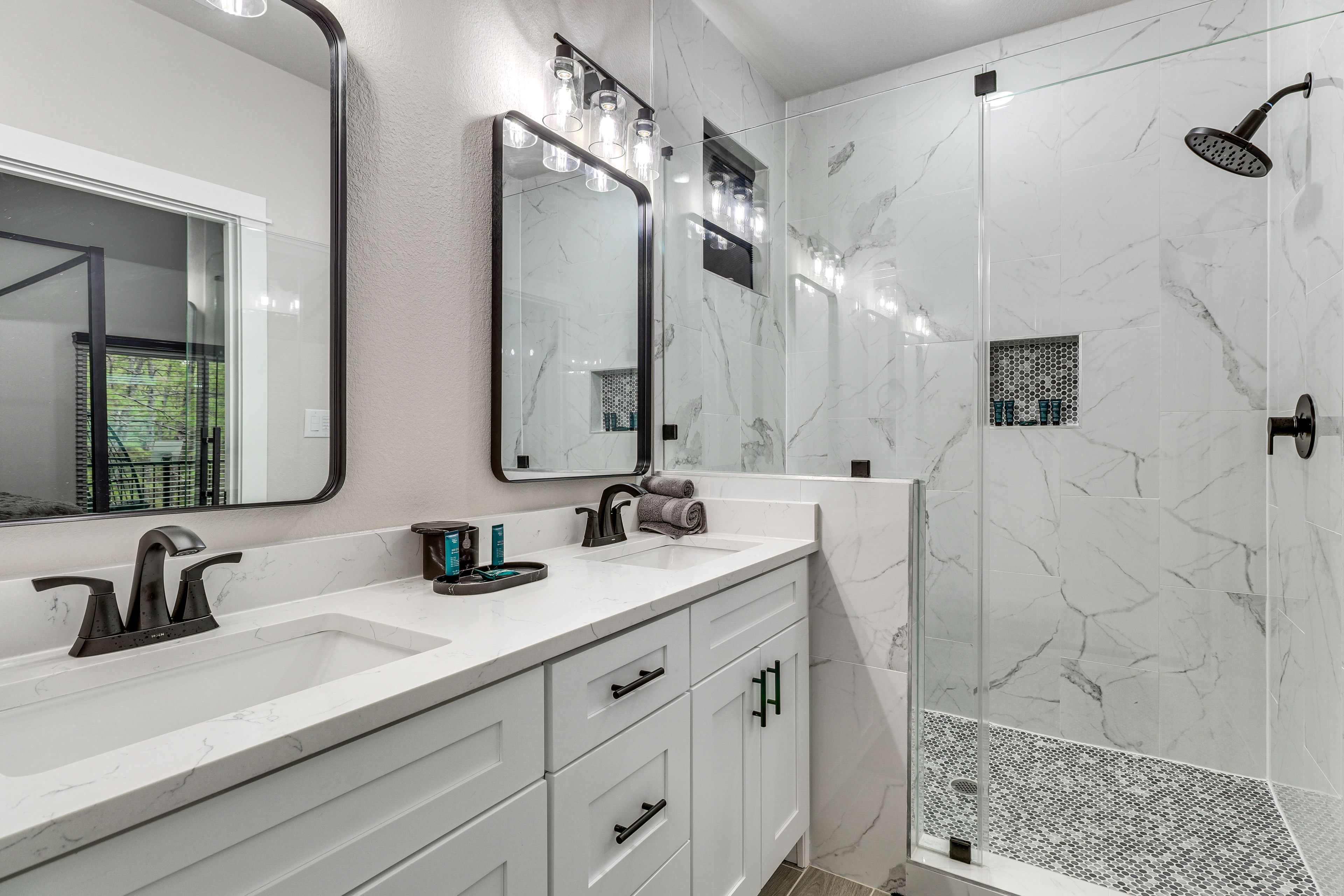 En-Suite Bathroom | 2nd Floor