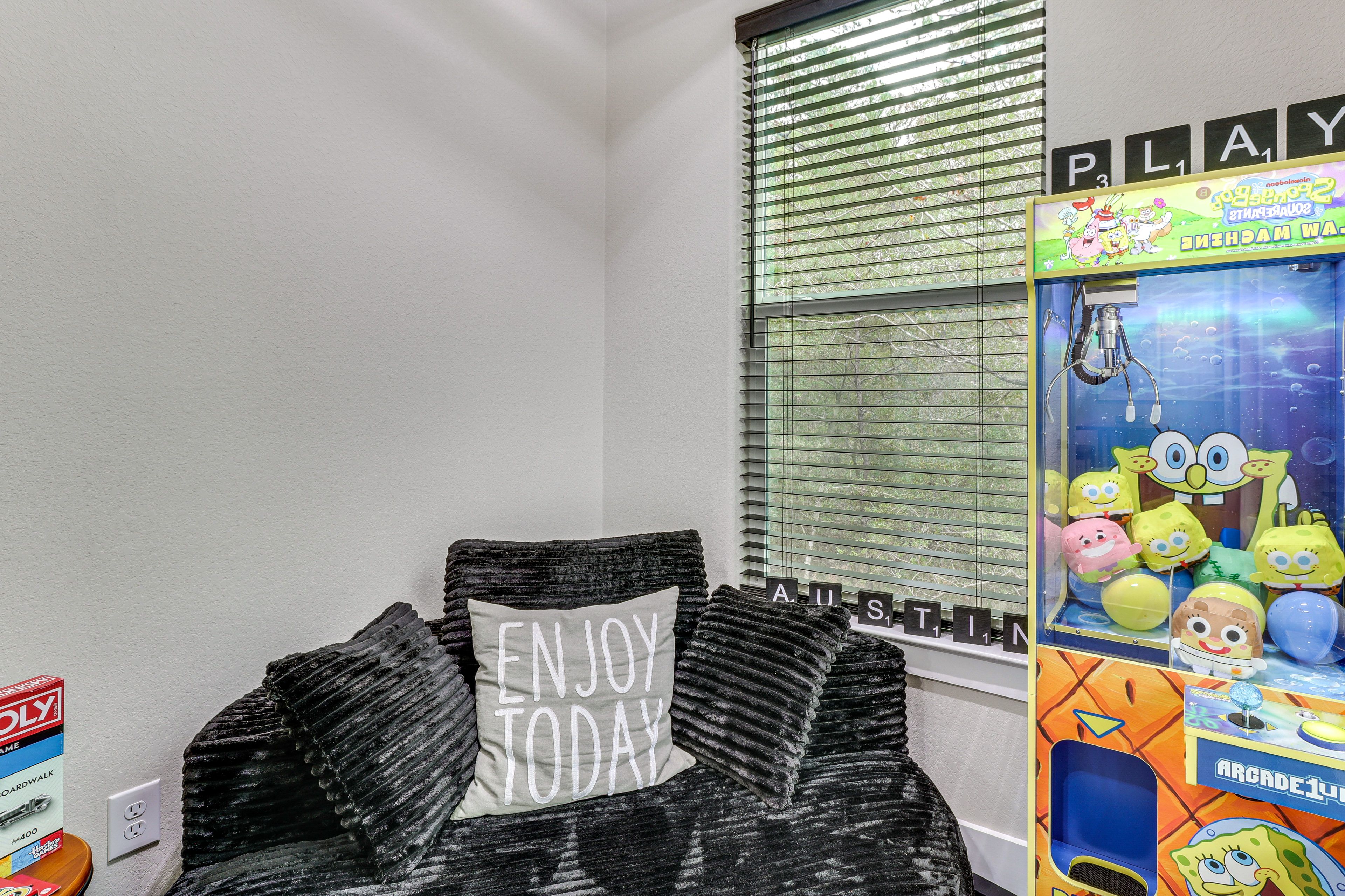 Reading Nook | 1st Floor