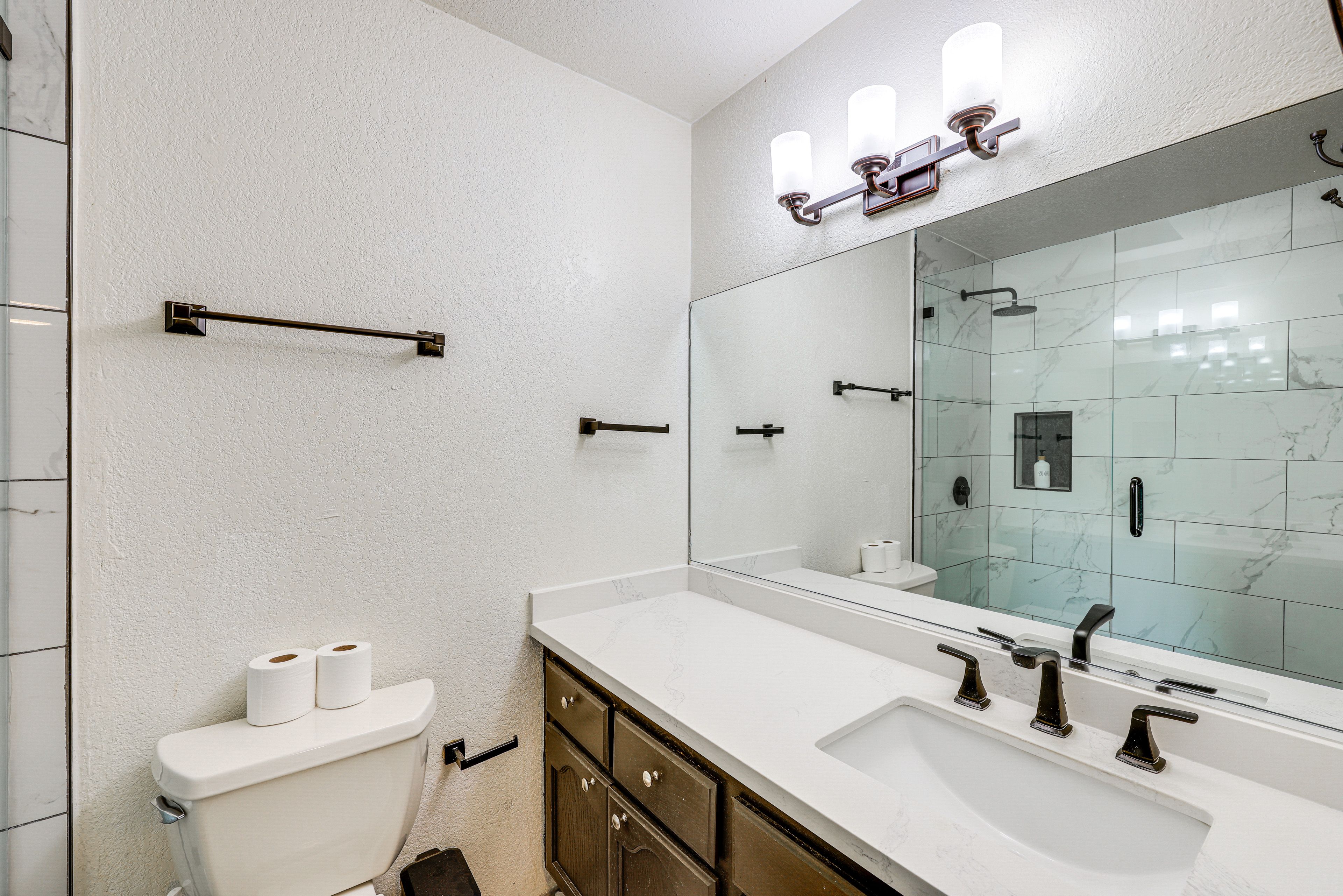 En-Suite Bathroom | Towels Provided