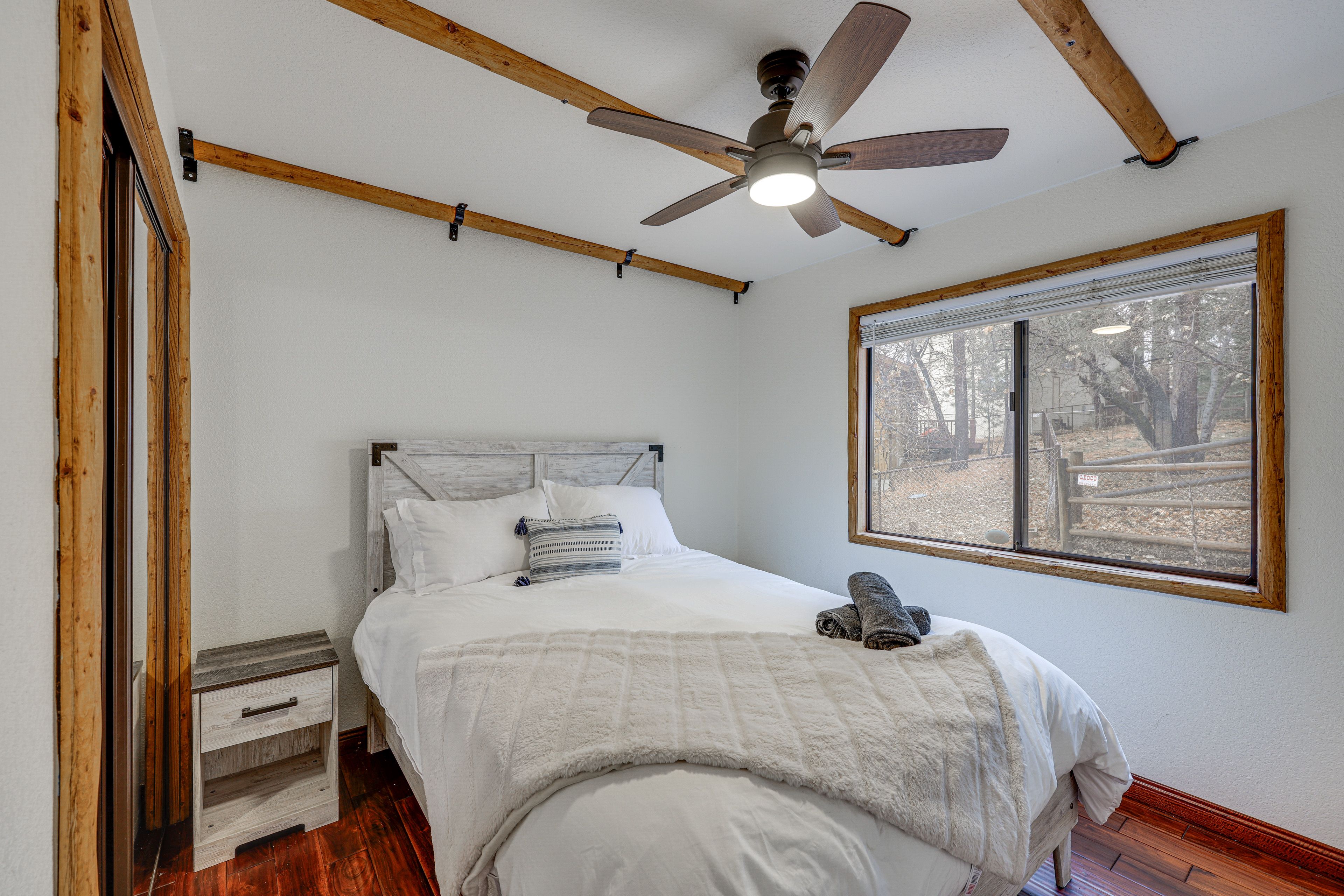 Bedroom 3 | Queen Bed | Smart TV