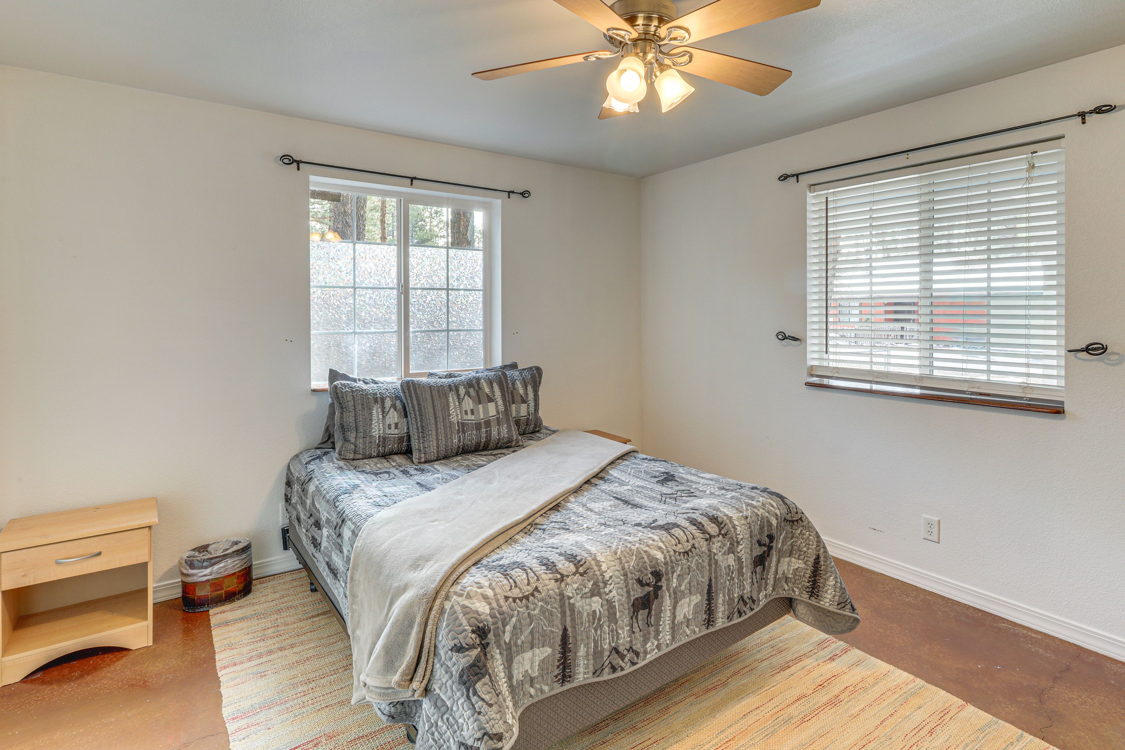 Bedroom 1 | Queen Bed | 1st Floor