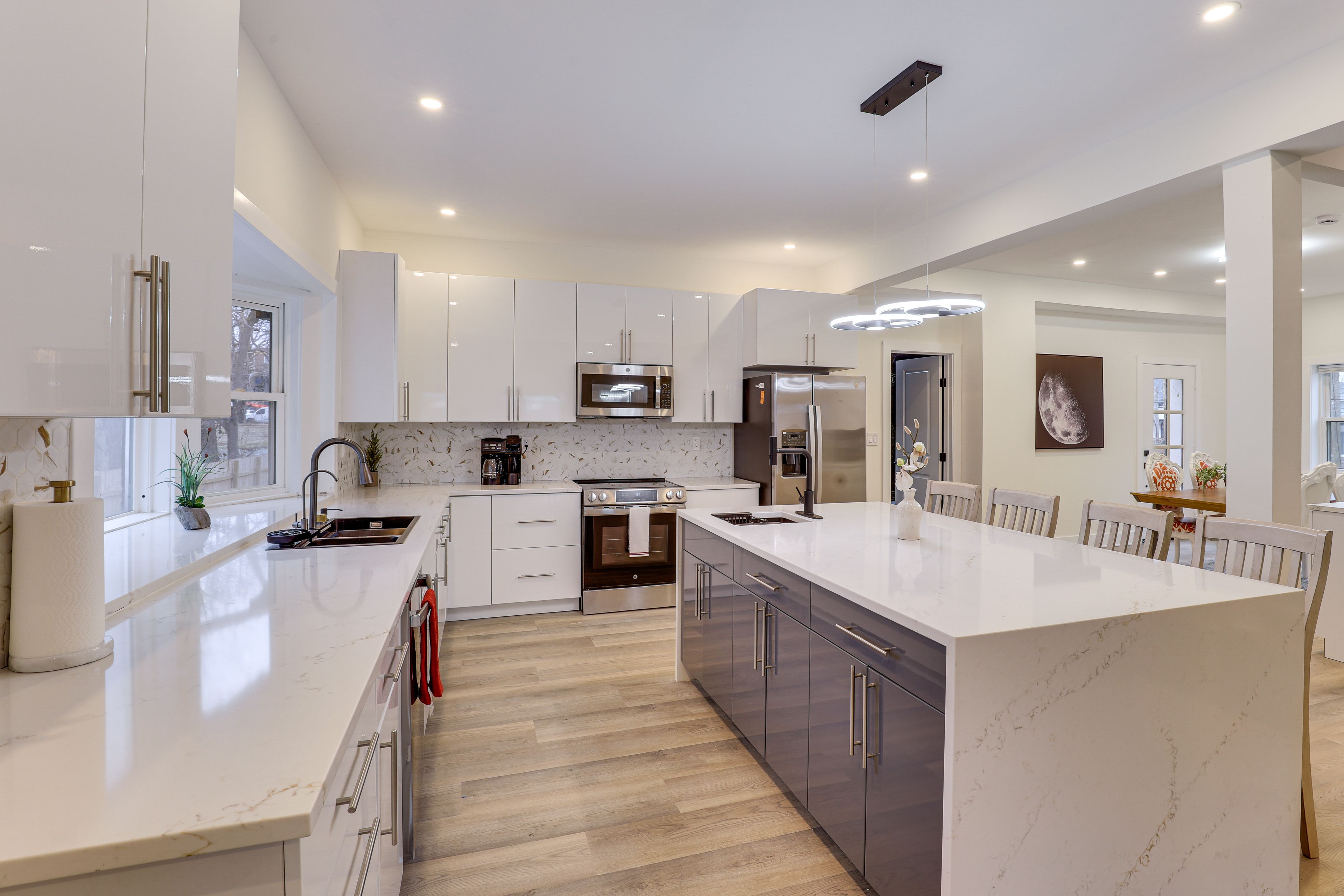 Kitchen | Breakfast Bar | 1st Floor