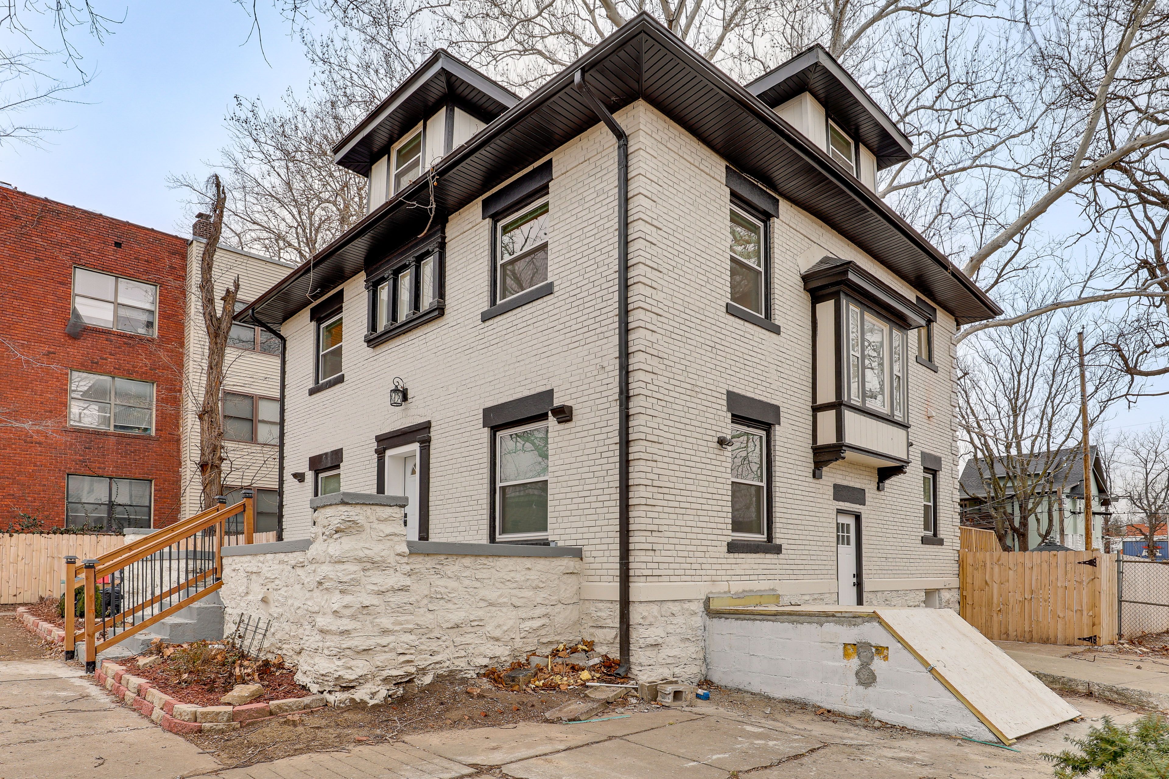 Front & Side Entrances