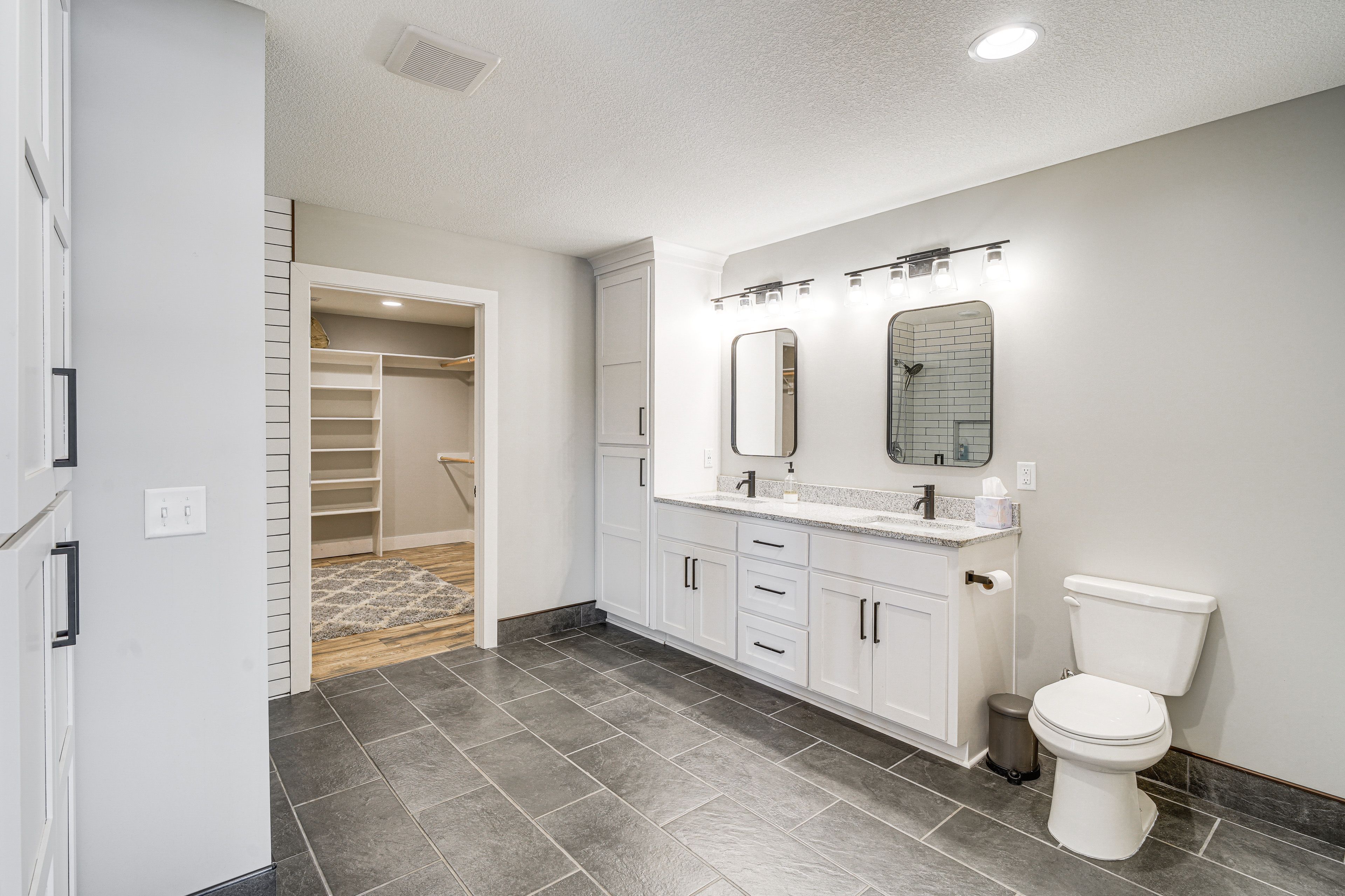 Bathroom | 2nd Floor