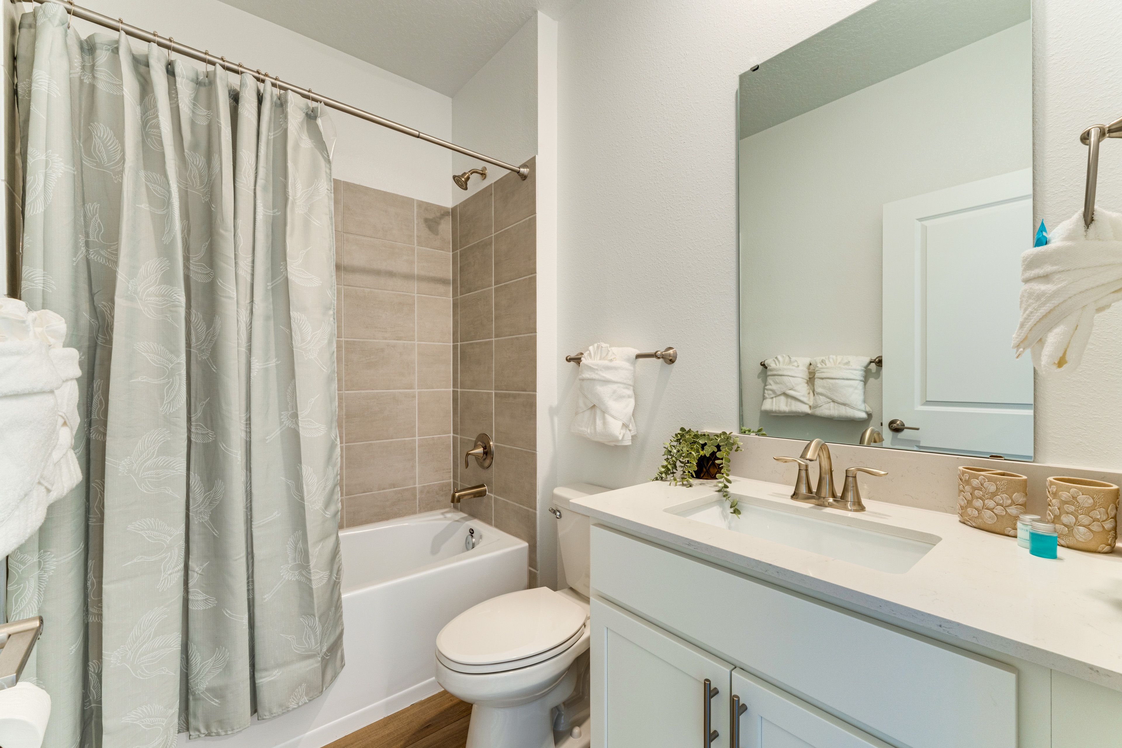 Full Bathroom | 2nd Floor