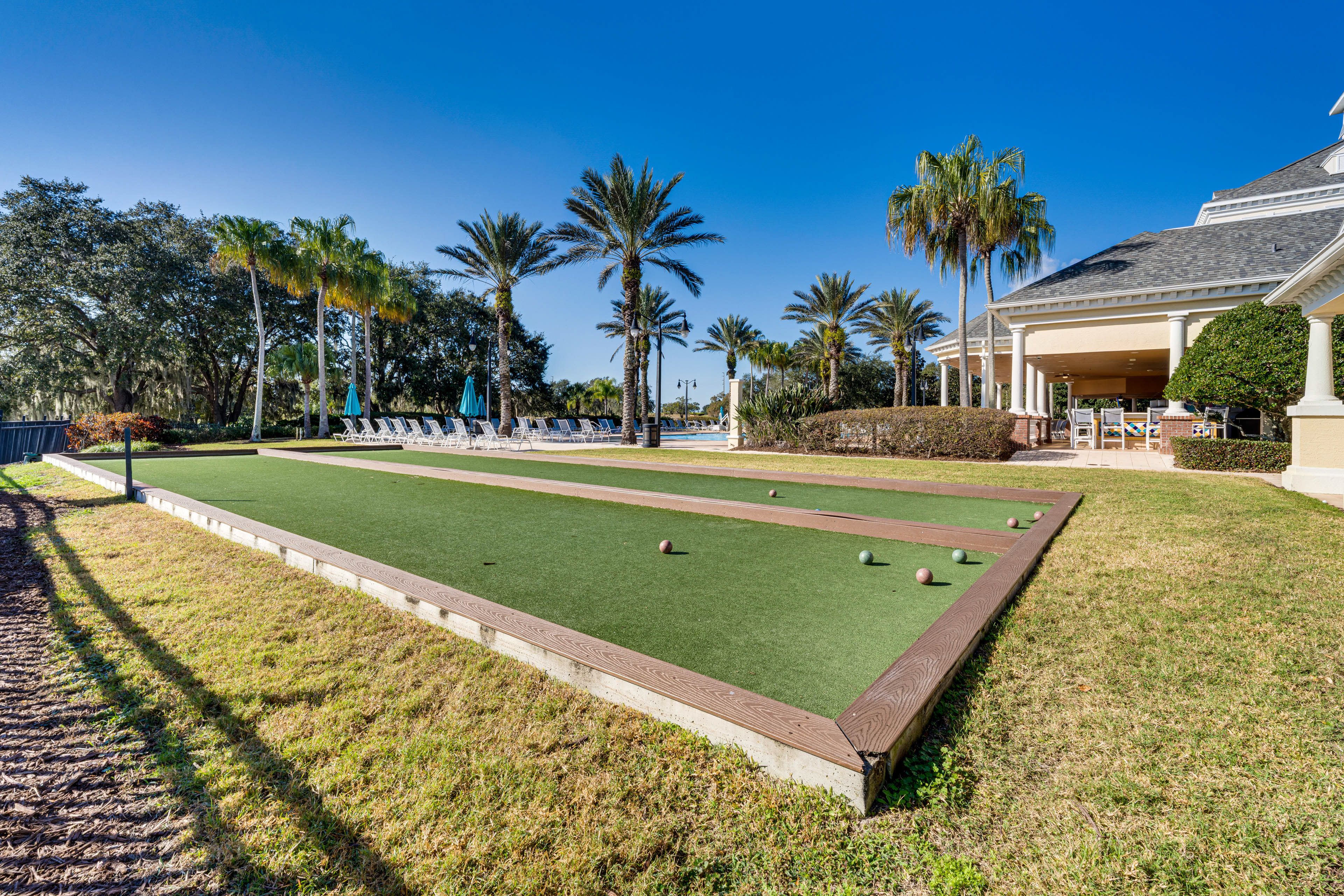 Community Amenities | Bocce Ball | Mini Golf | Tennis & Pickleball Courts