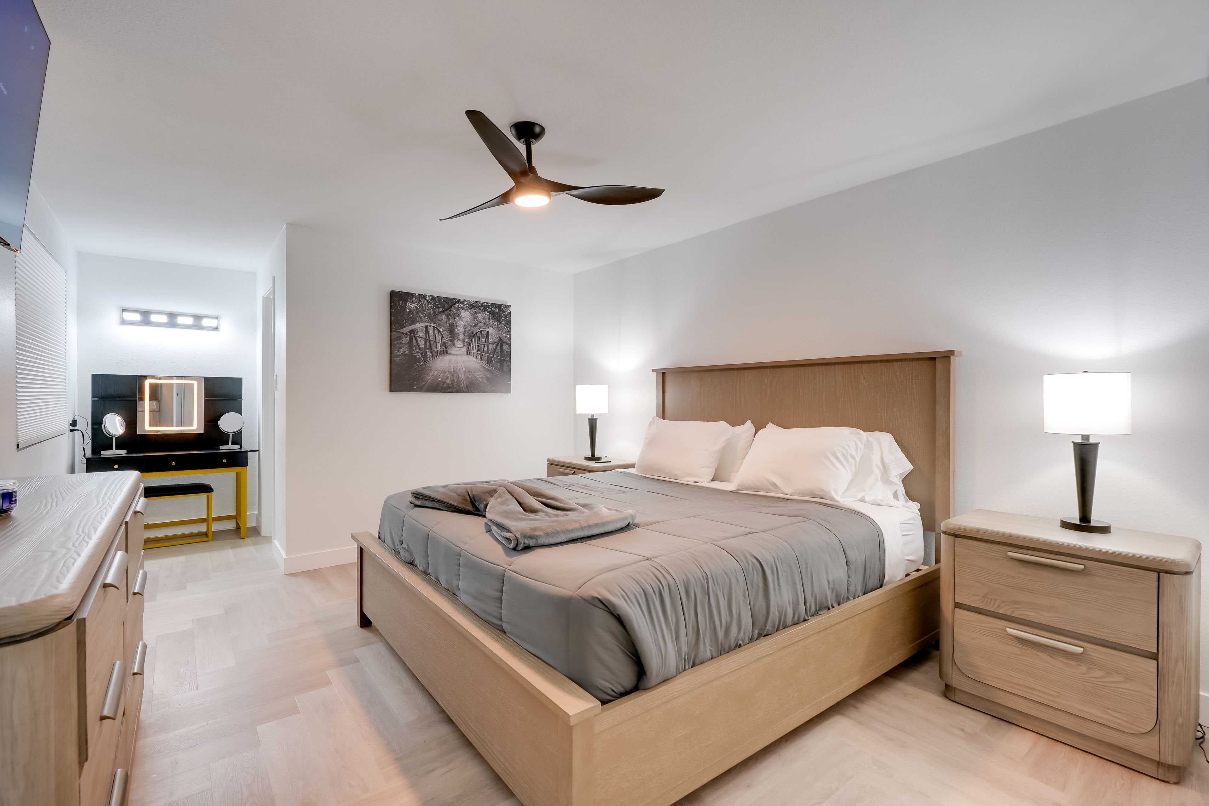 Bedroom 1 | King Bed | Linens Provided