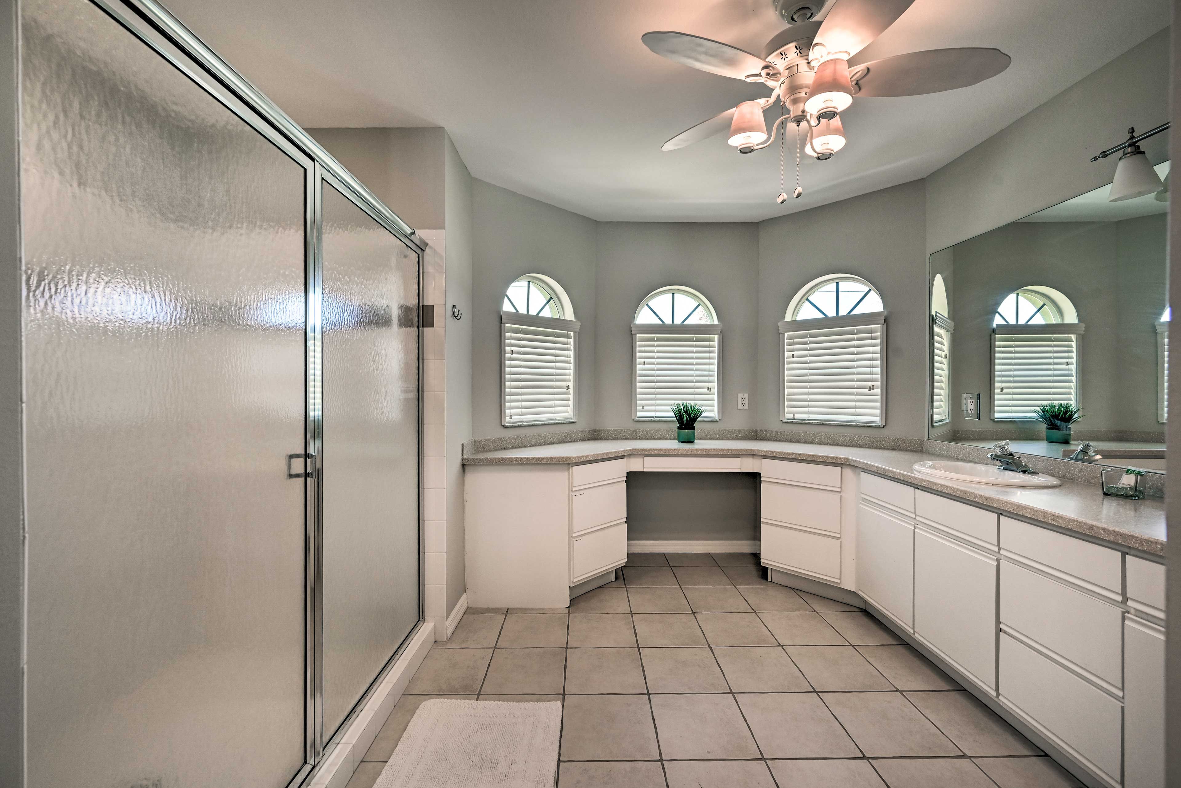 En-Suite Bathroom | Towels Provided