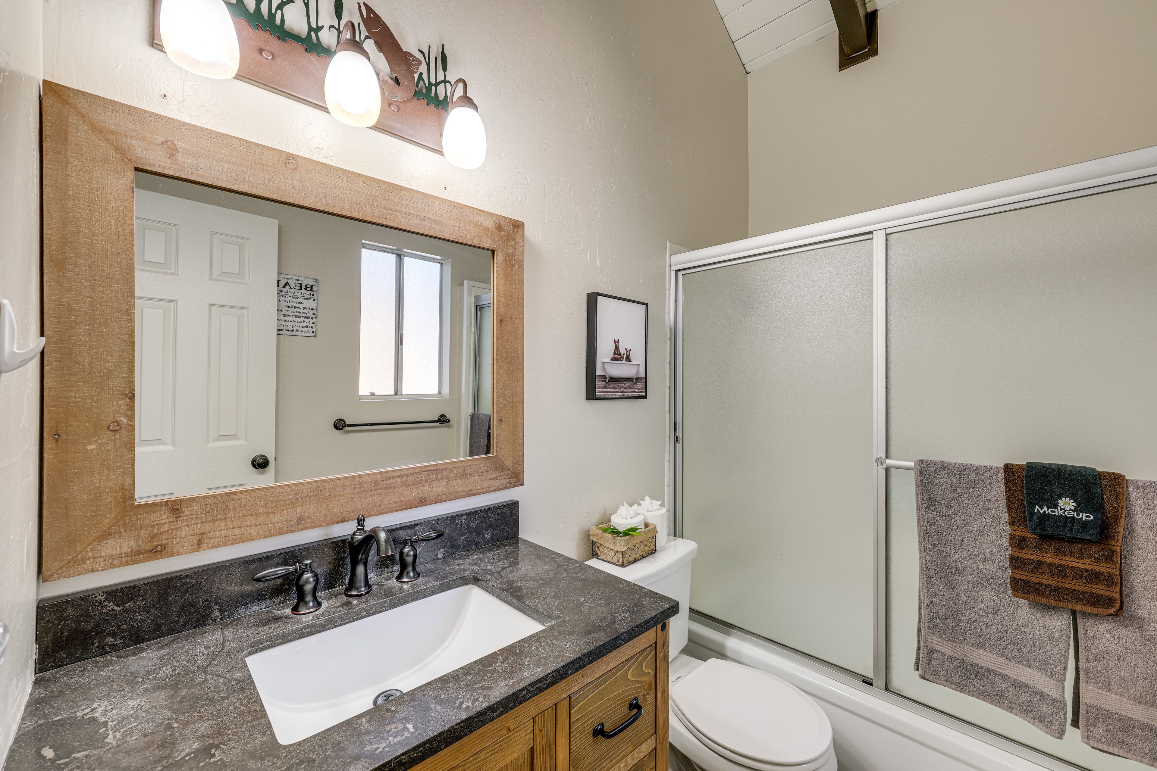 Bathroom | 1st Floor