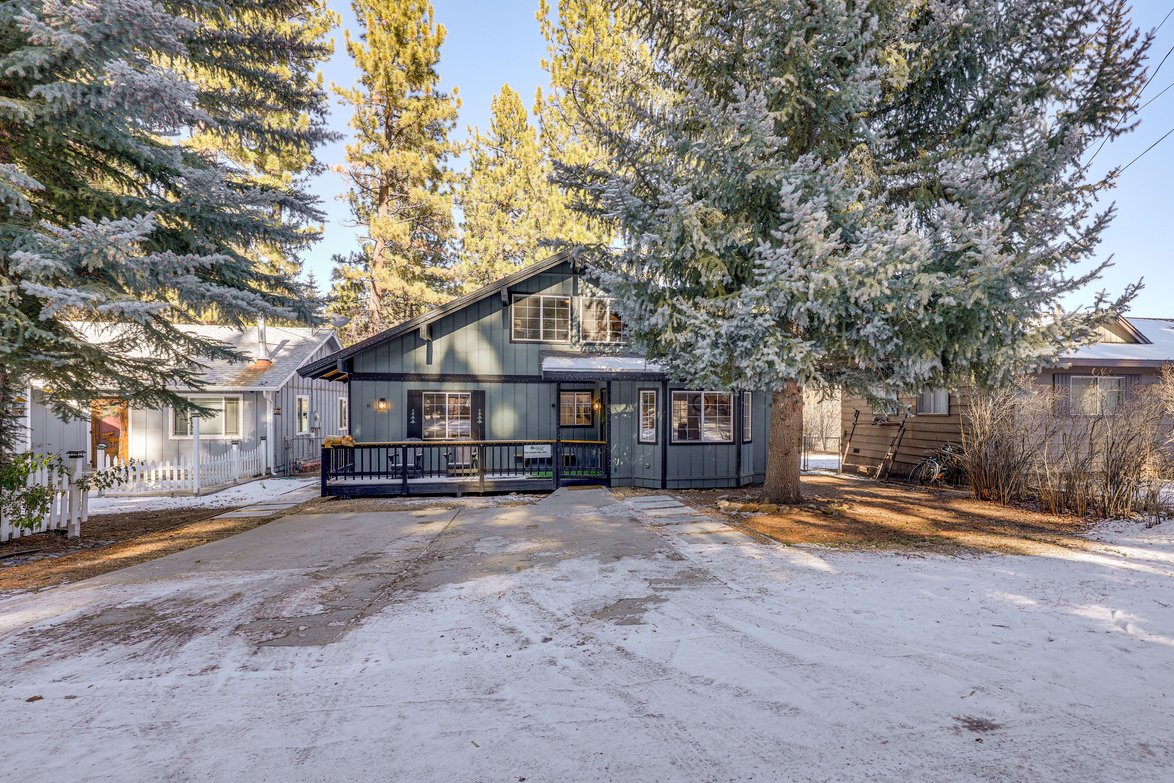 Parking | Driveway (3 Vehicles)