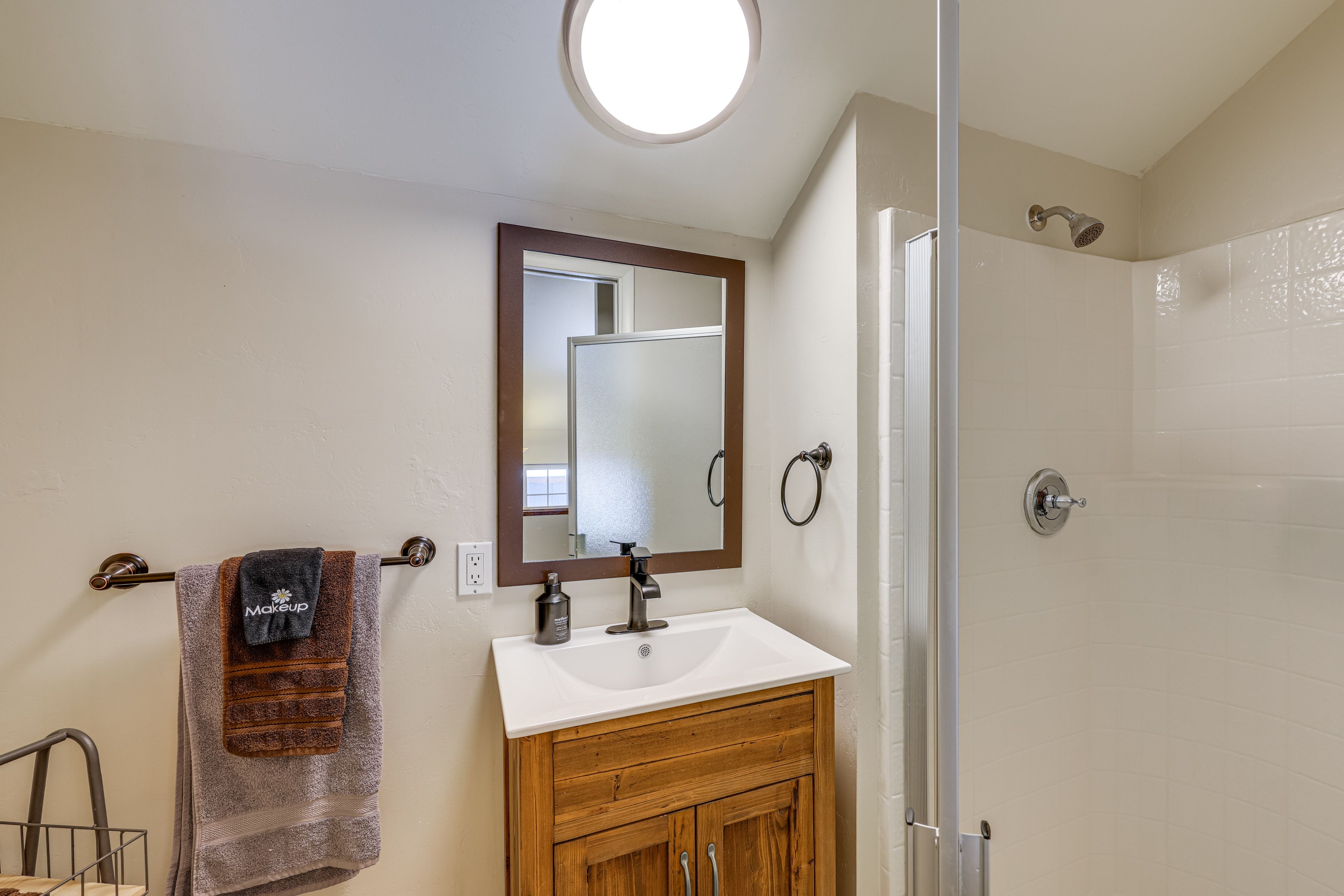 Bathroom | 2nd Floor