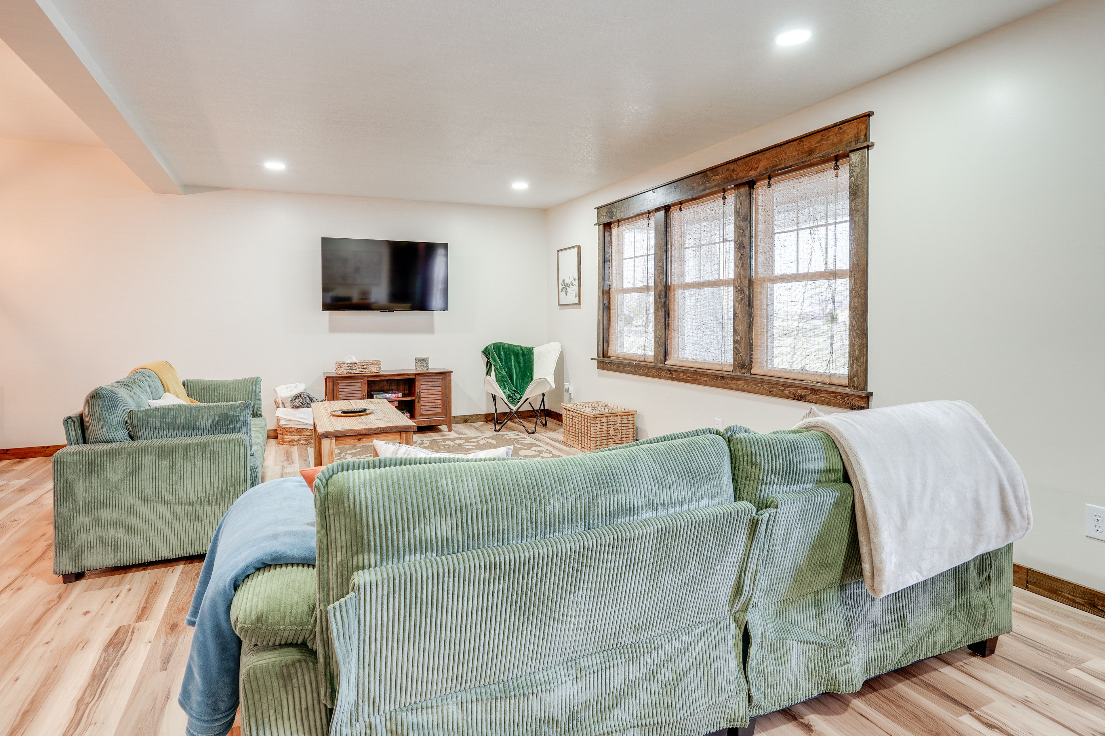 Living Room | Smart TV | 1st Floor