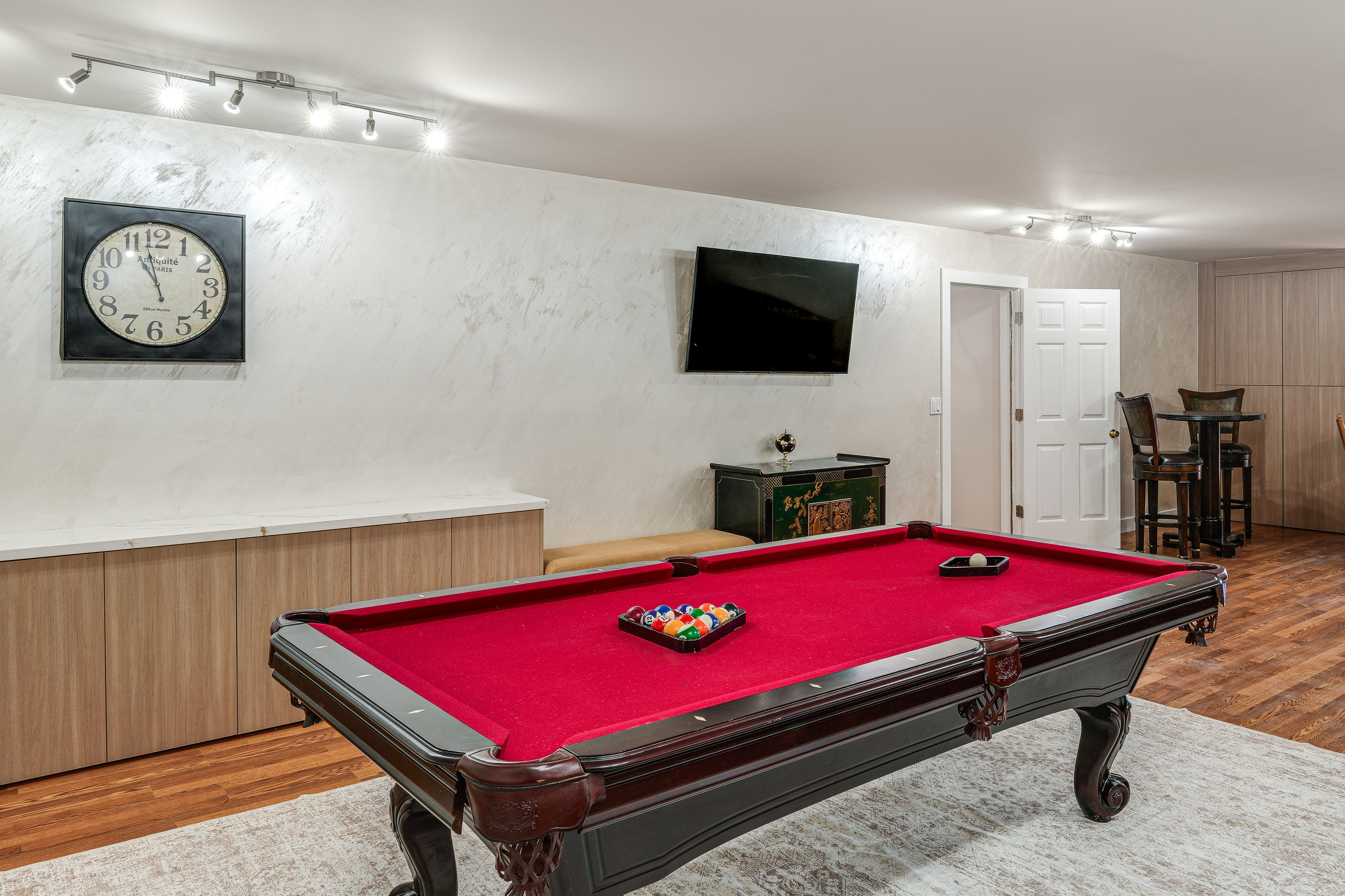Game Room | Pool Table | Smart TV | Basement