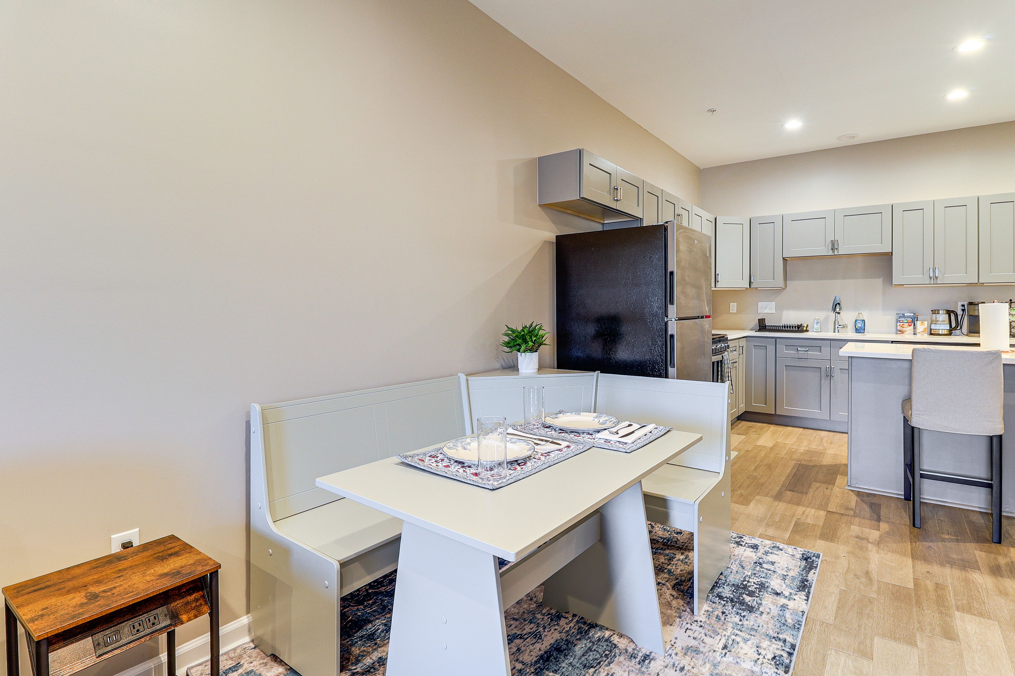 Dining Area & Kitchen