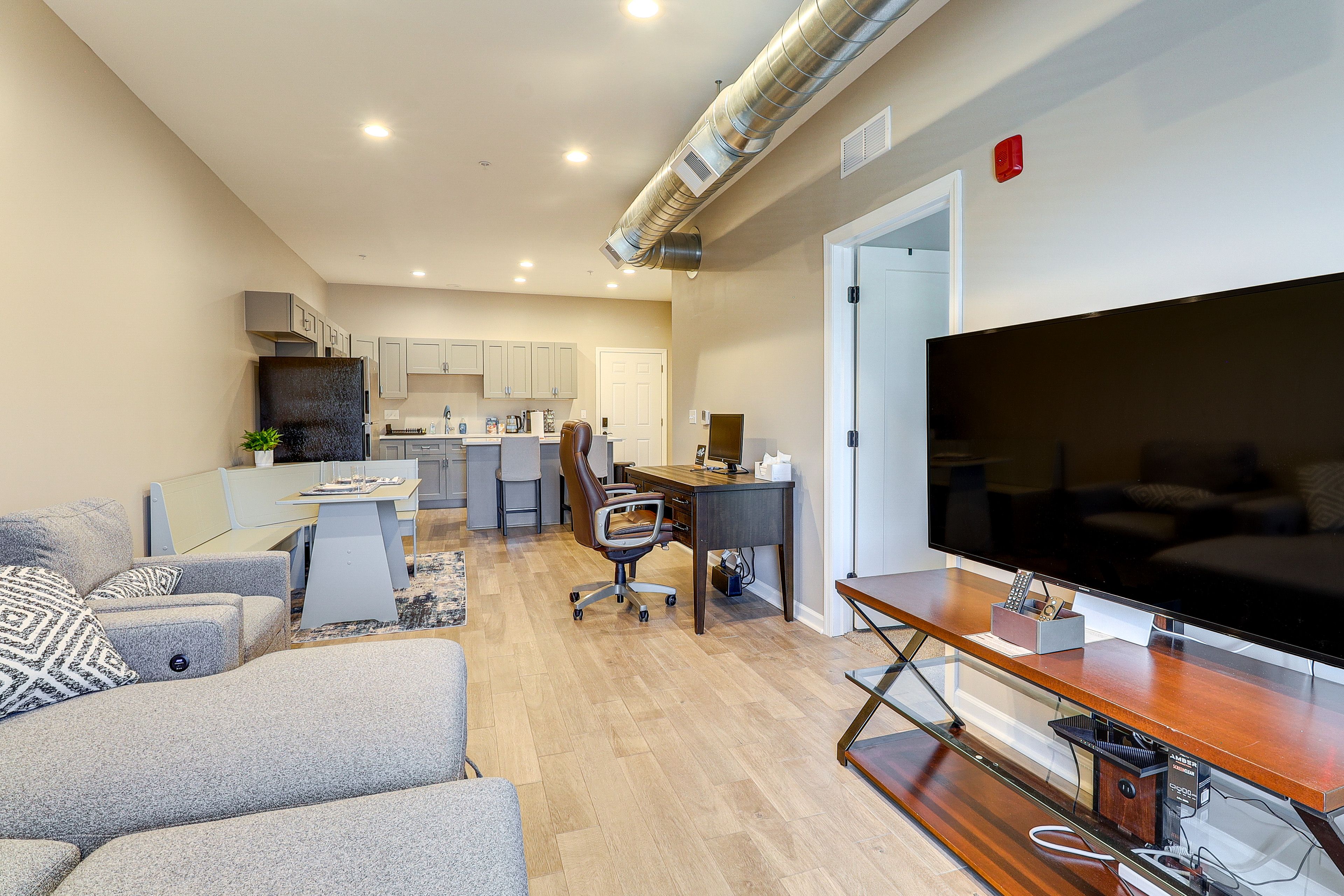 Pittsburgh Vacation Rental | 1BR | 1BA | 745 Sq Ft