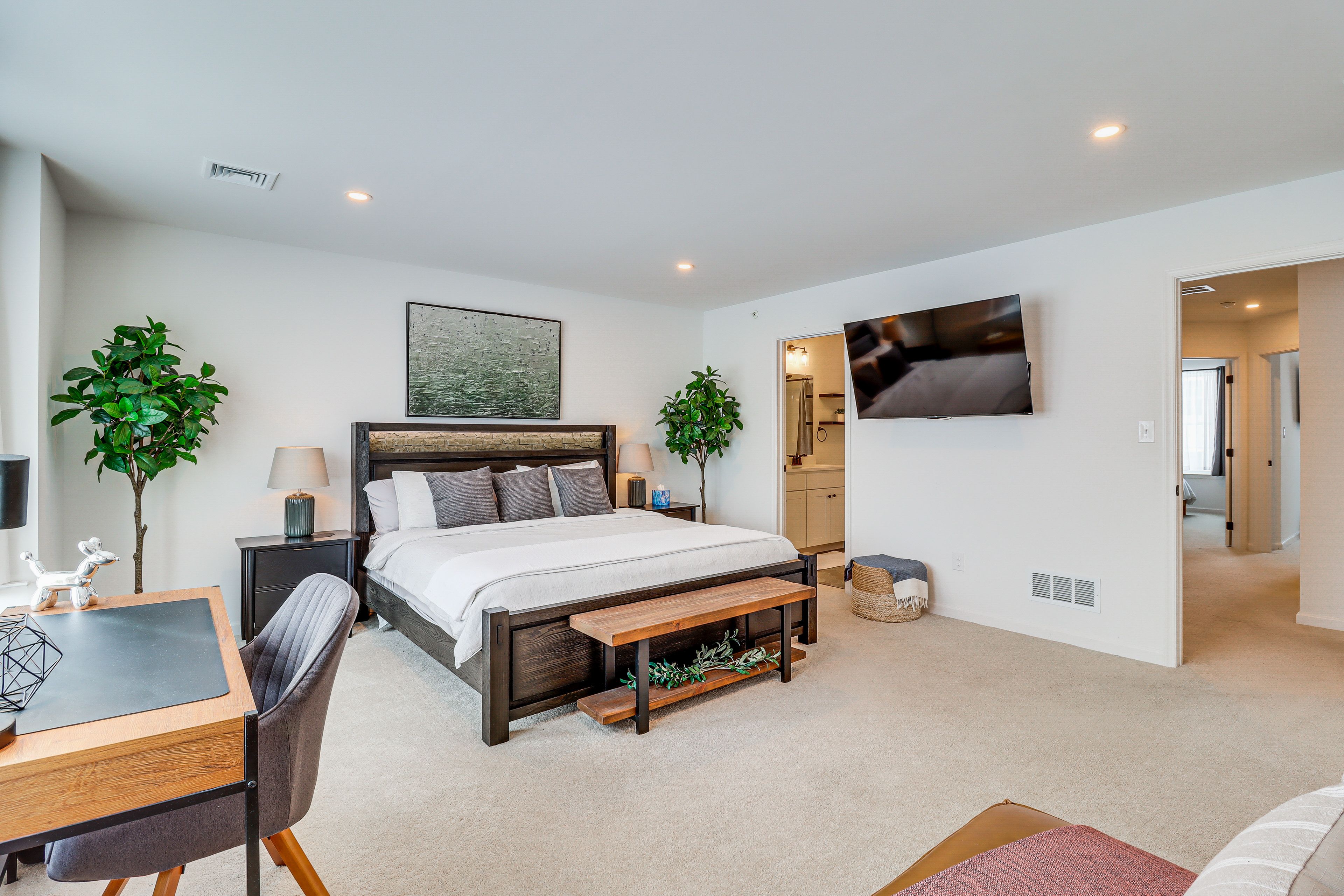 Bedroom 1 | King Bed | 2nd Floor