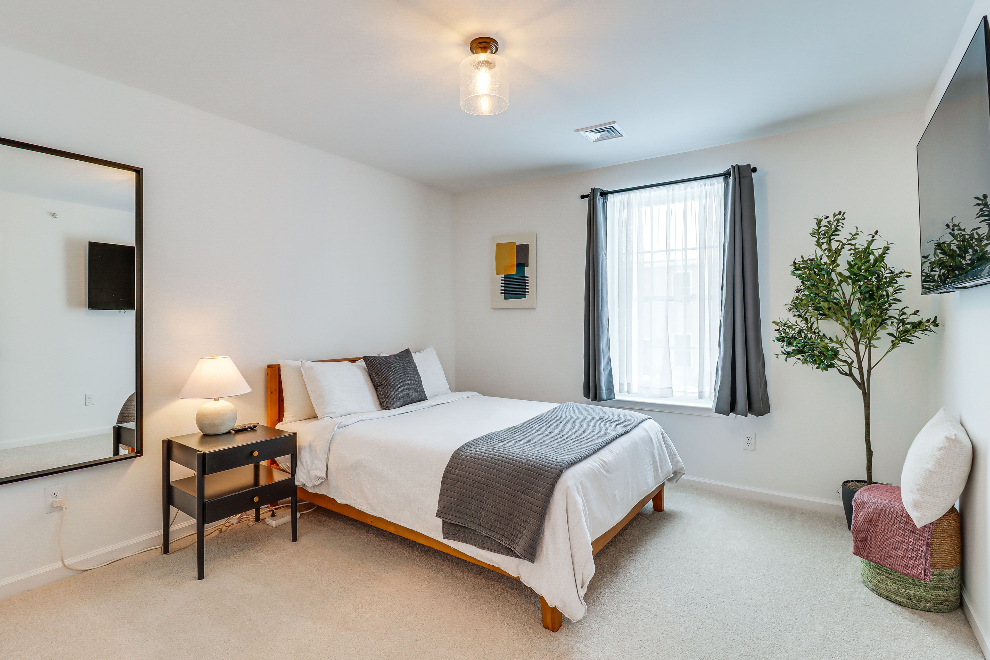 Bedroom 2 | Queen Bed | 2nd Floor