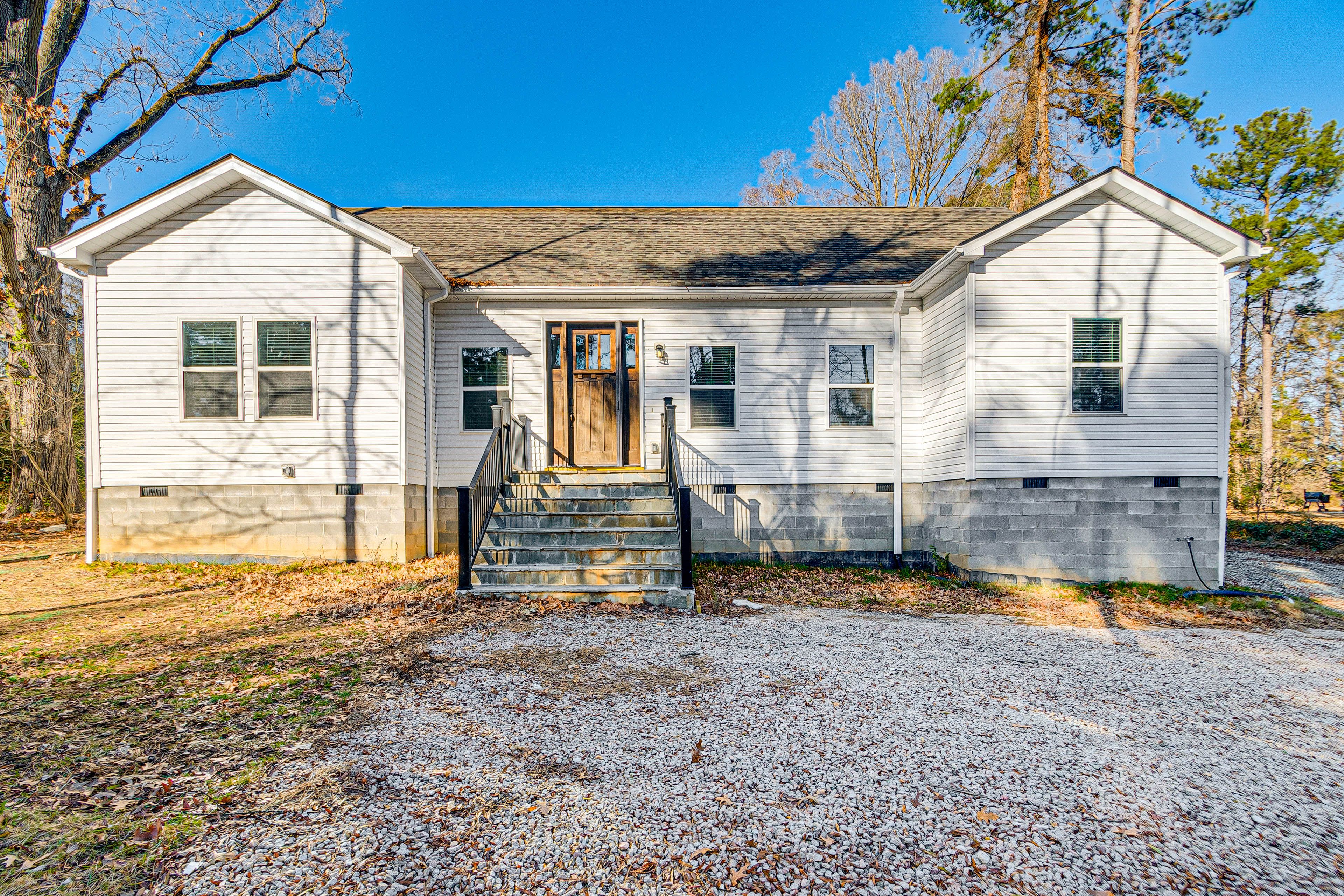 Parking | Driveway (6 Vehicles)