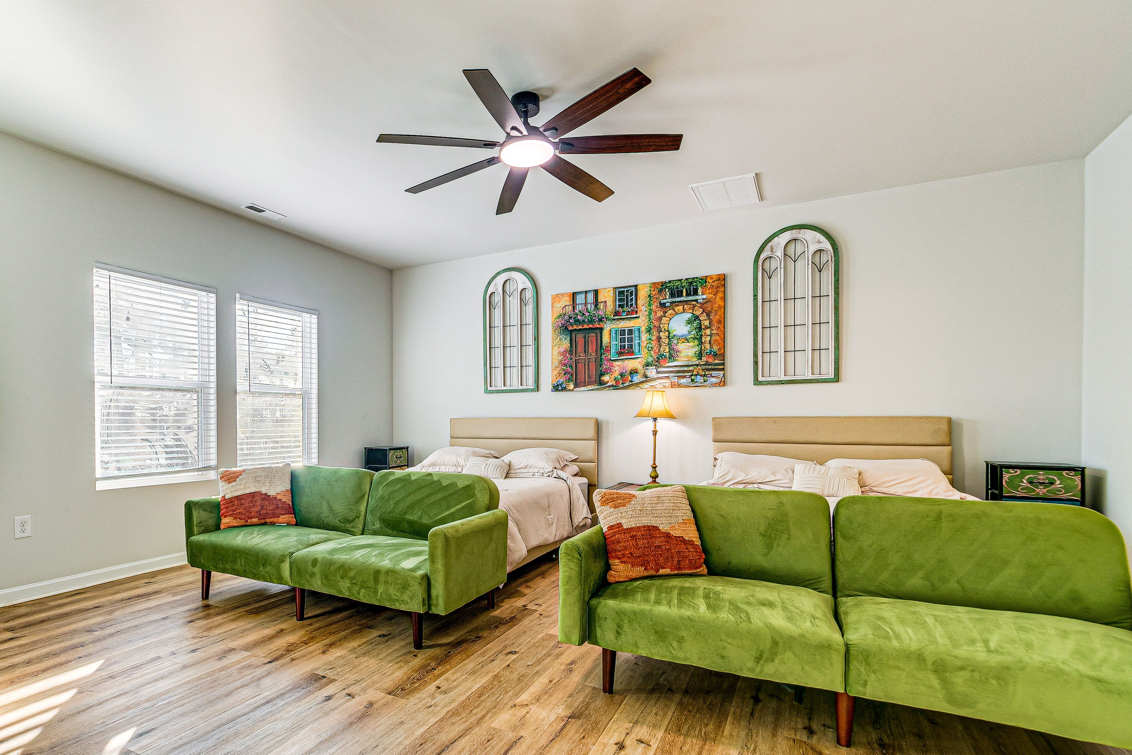 Bedroom 1 | 2 Queen Beds | Linens