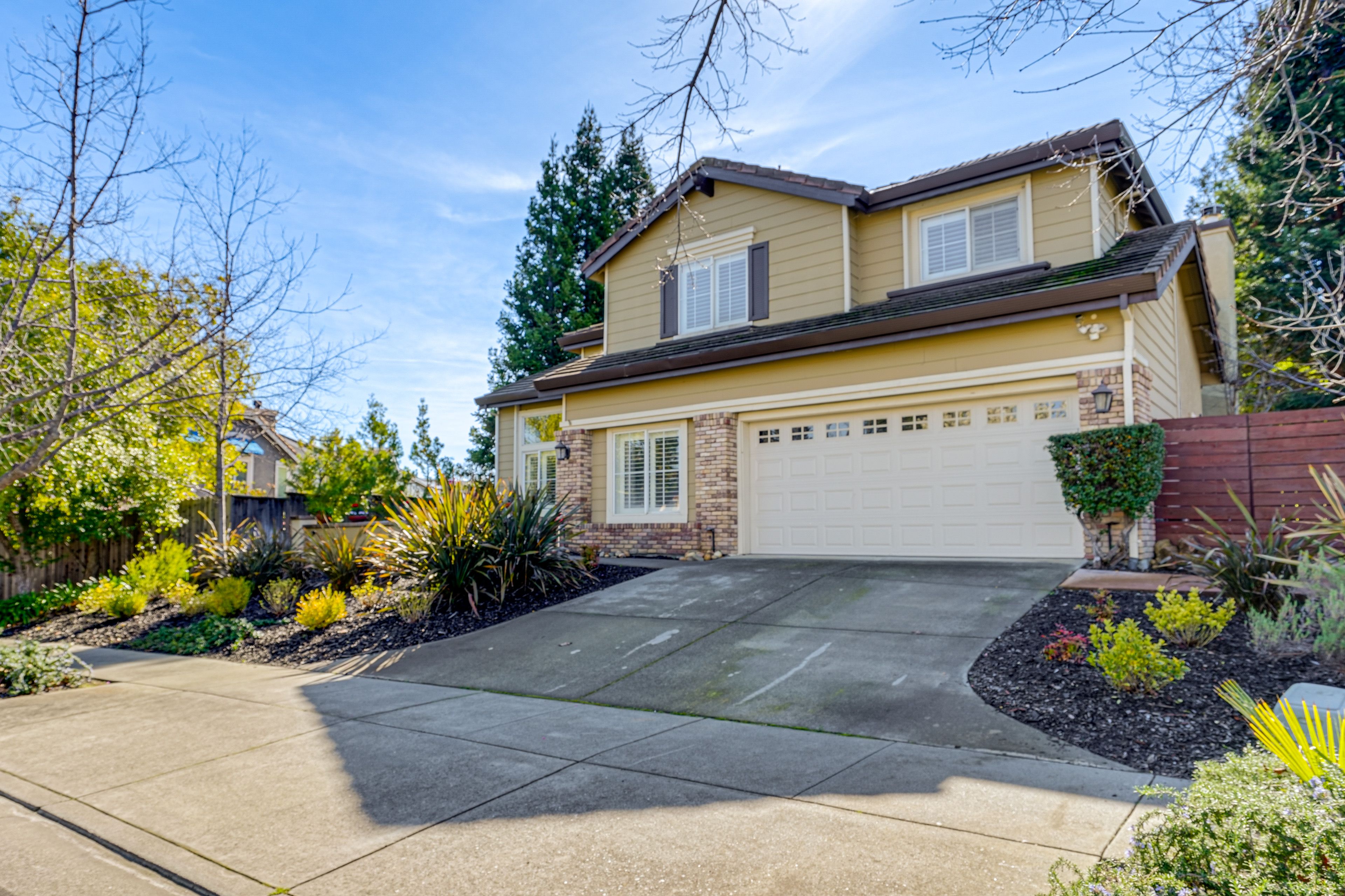 Parking | Driveway (2 Vehicles)