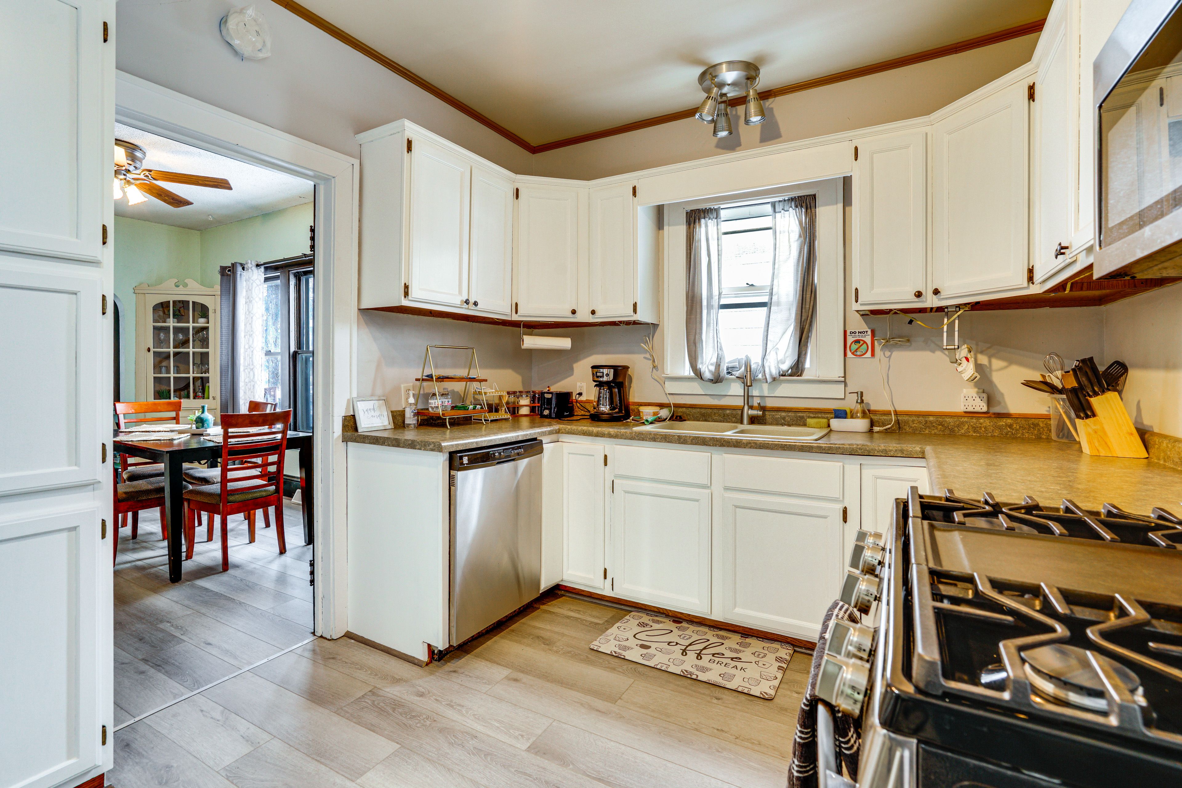 Kitchen | Dishwasher | Toaster