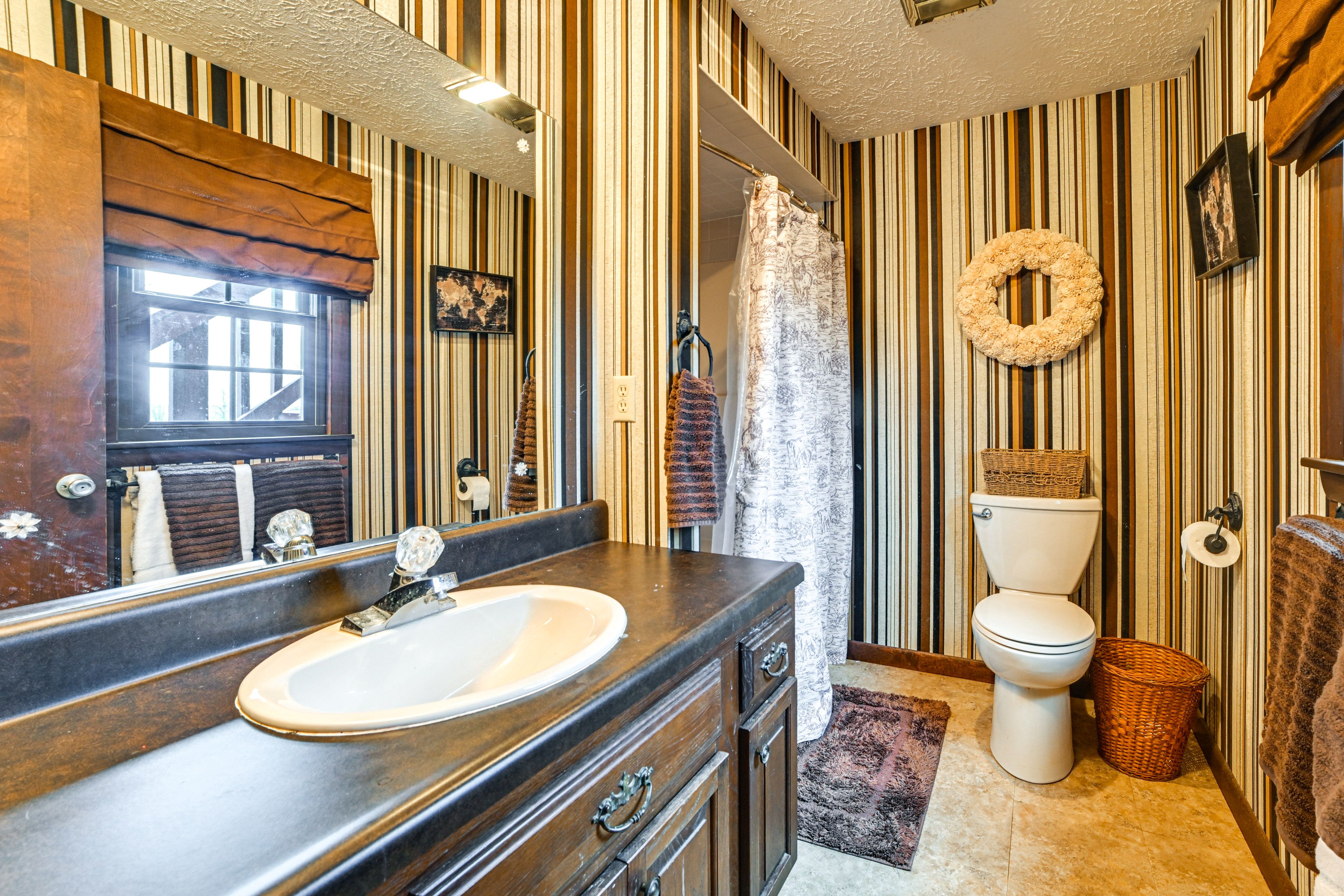 Bathroom | Lower Level