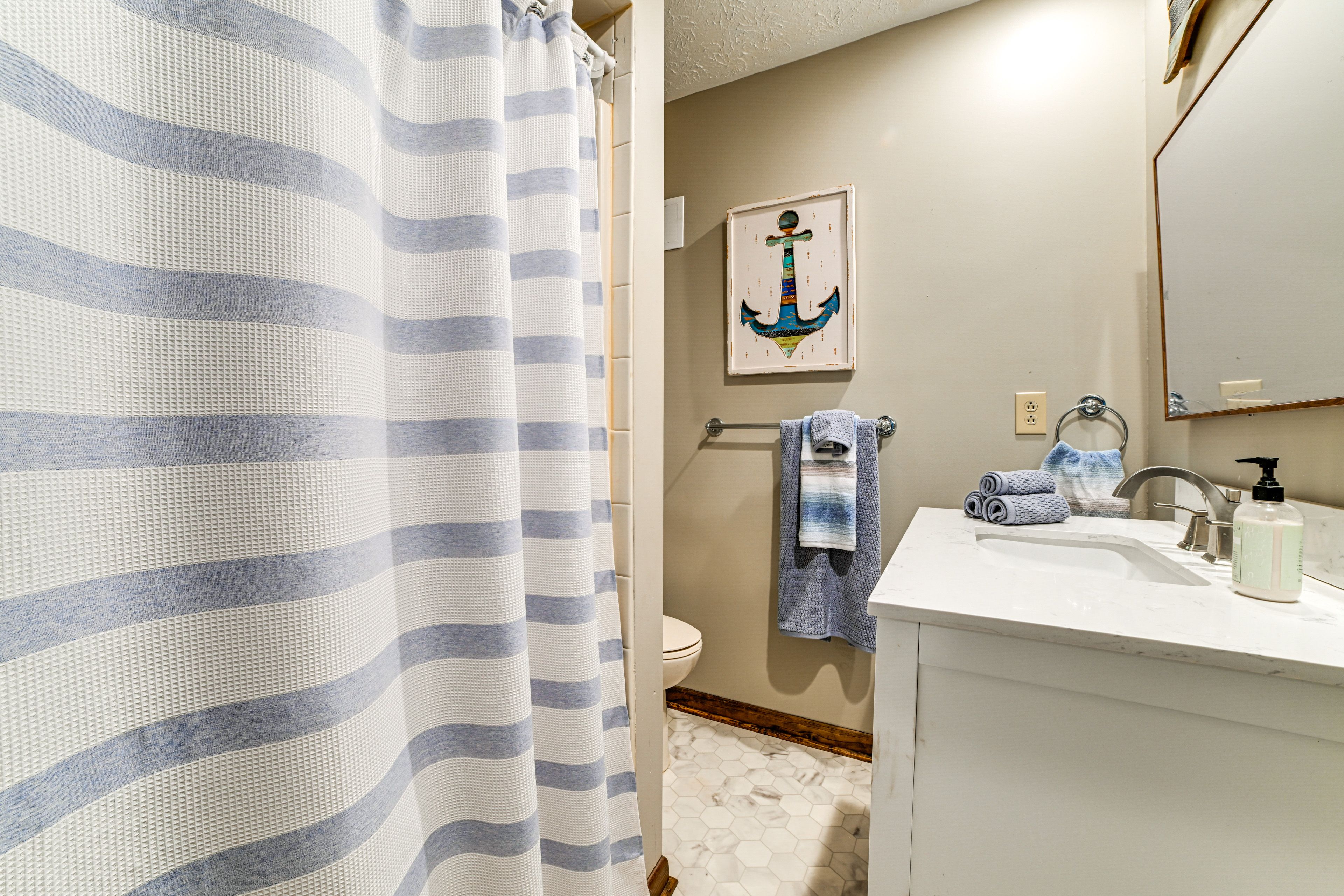 Bathroom | Upper Level