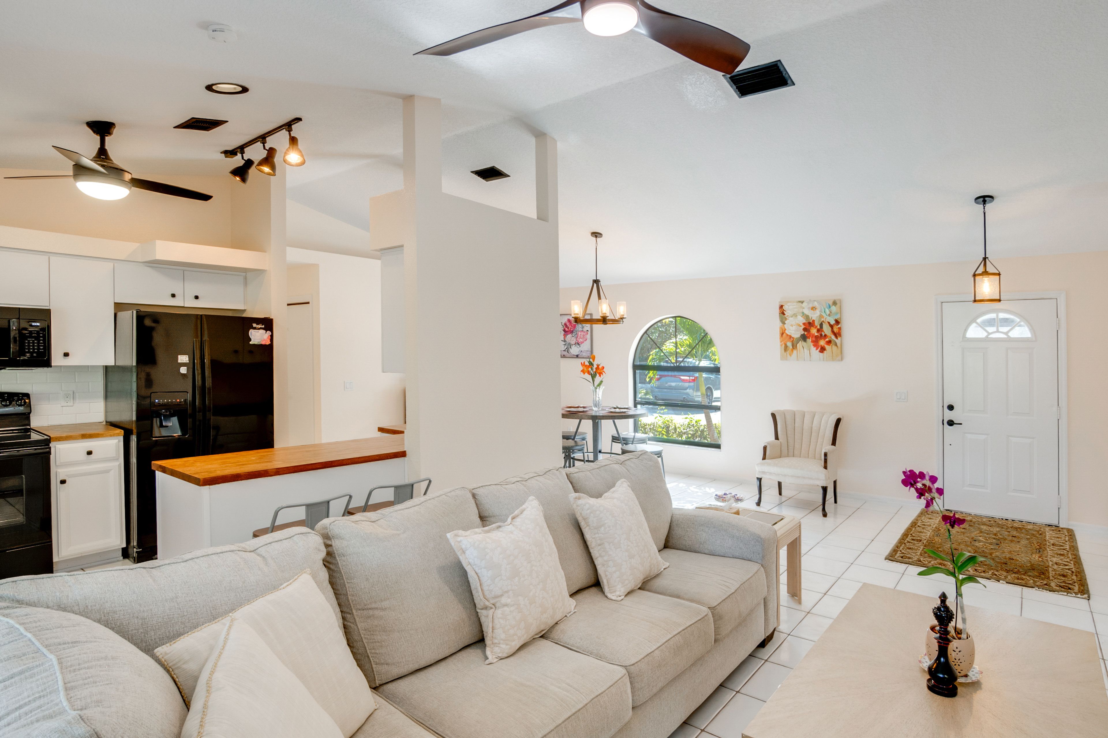 Englewood Vacation Rental | 3BR | 2BA | 1 Step to Enter | 1,200 Sq Ft